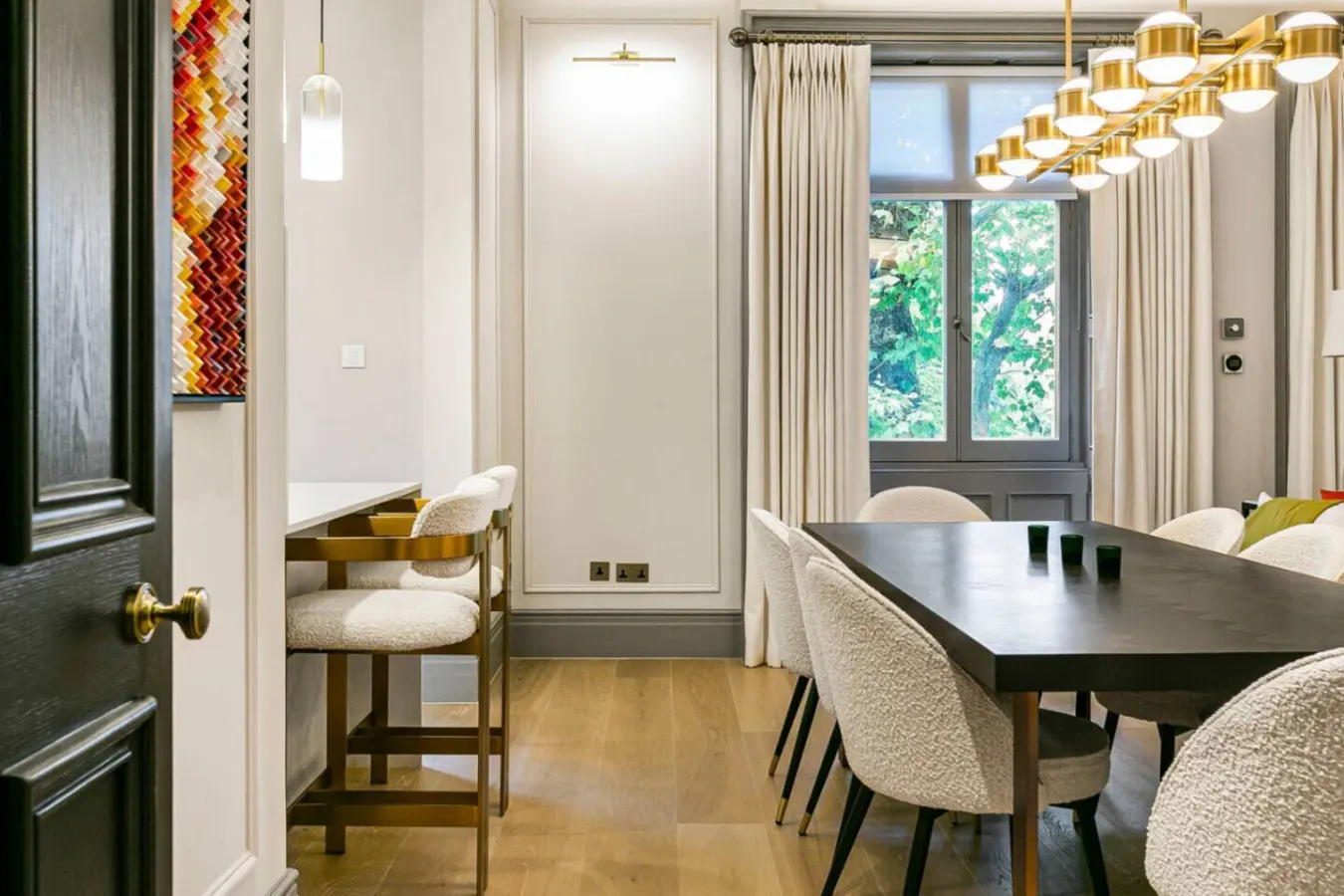 Luxury Holland Park 3-Bed Four Seasons Mattresses, Central AC & Marble Bathrooms 16