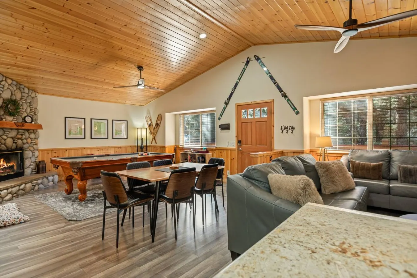 Enchanted Log Grove, Hot Tub, EV, Pool Table 9