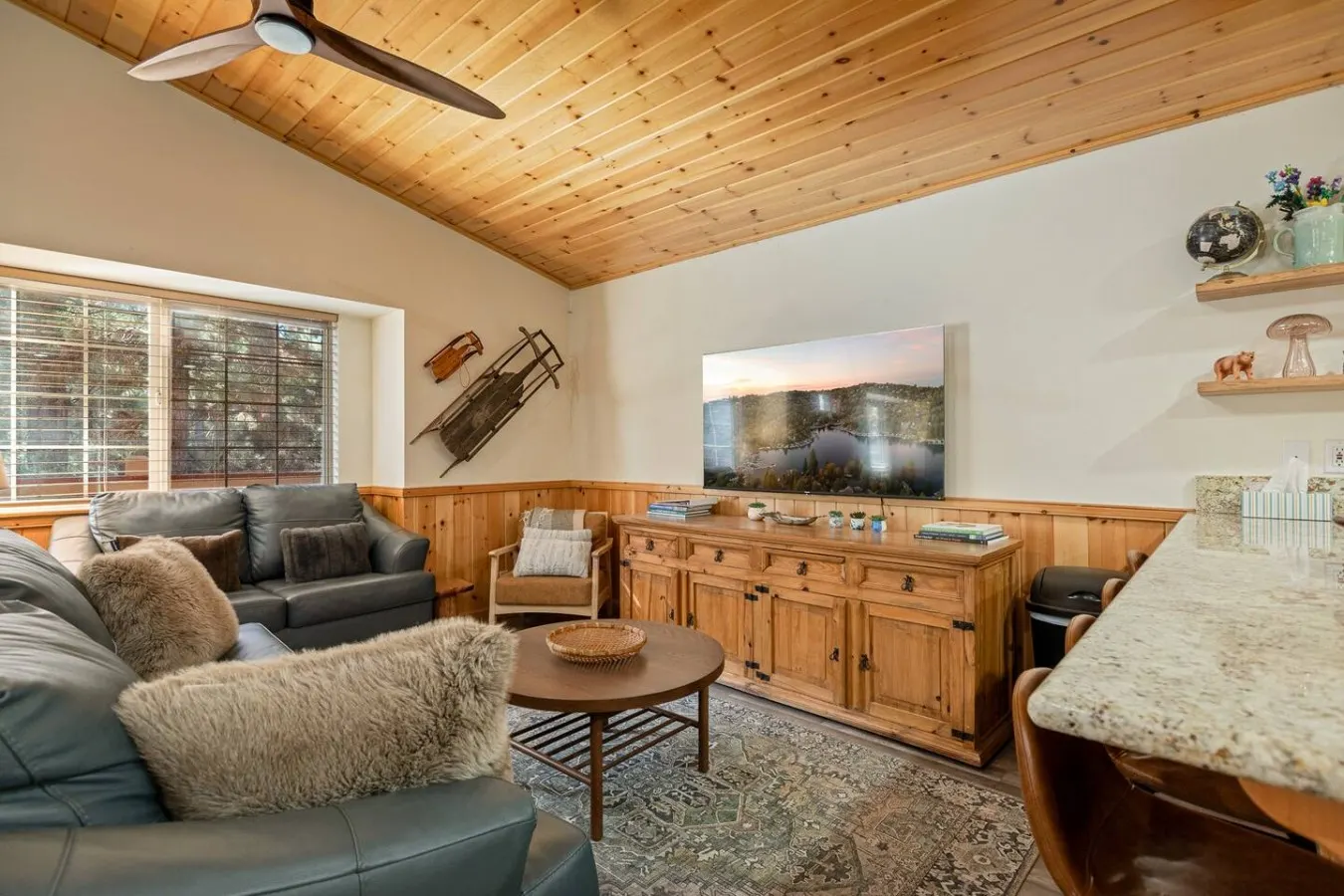 Enchanted Log Grove, Hot Tub, EV, Pool Table 15
