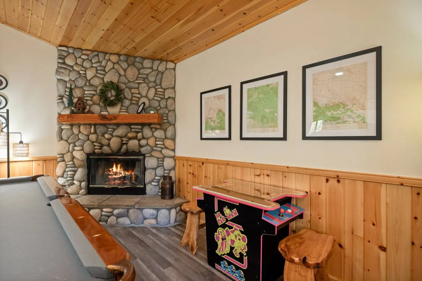 Enchanted Log Grove, Hot Tub, EV, Pool Table 5