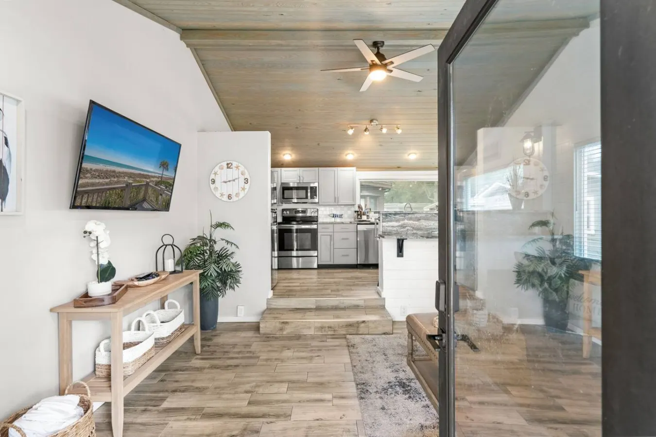 Ocean Lakes Cottage Covered Patio, Grill & Beach 10