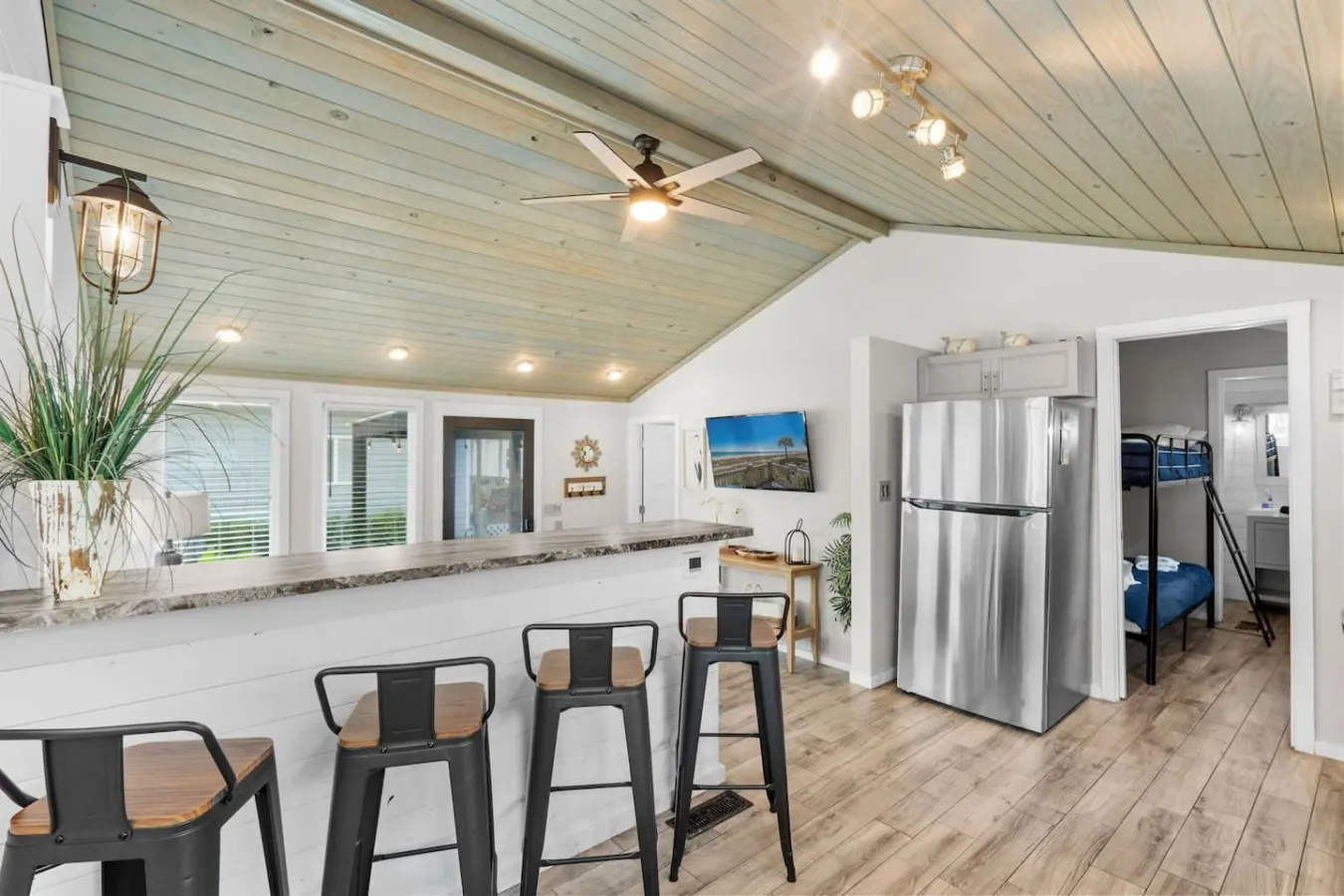 Ocean Lakes Cottage Covered Patio, Grill & Beach 15