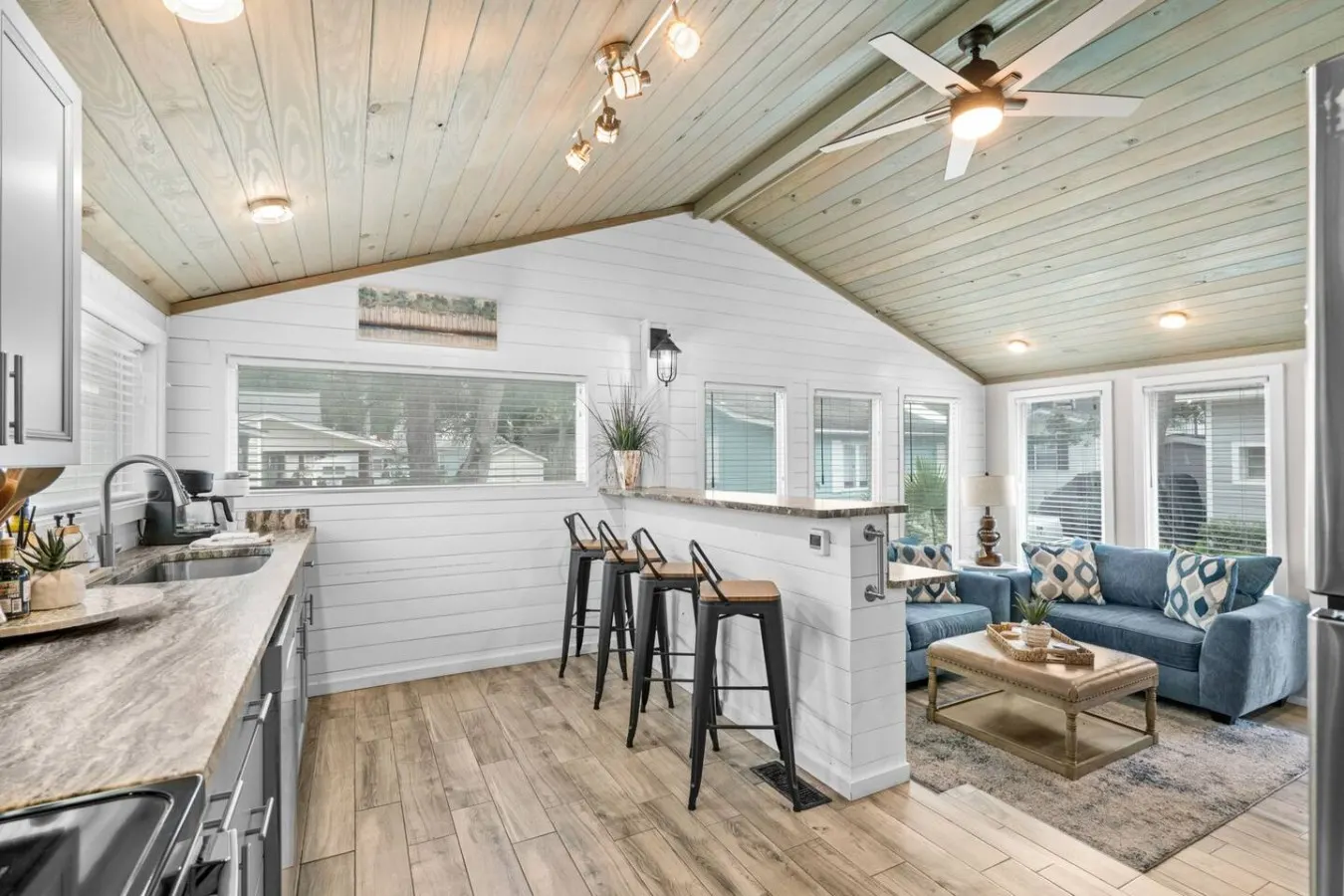 Ocean Lakes Cottage Covered Patio, Grill & Beach 16