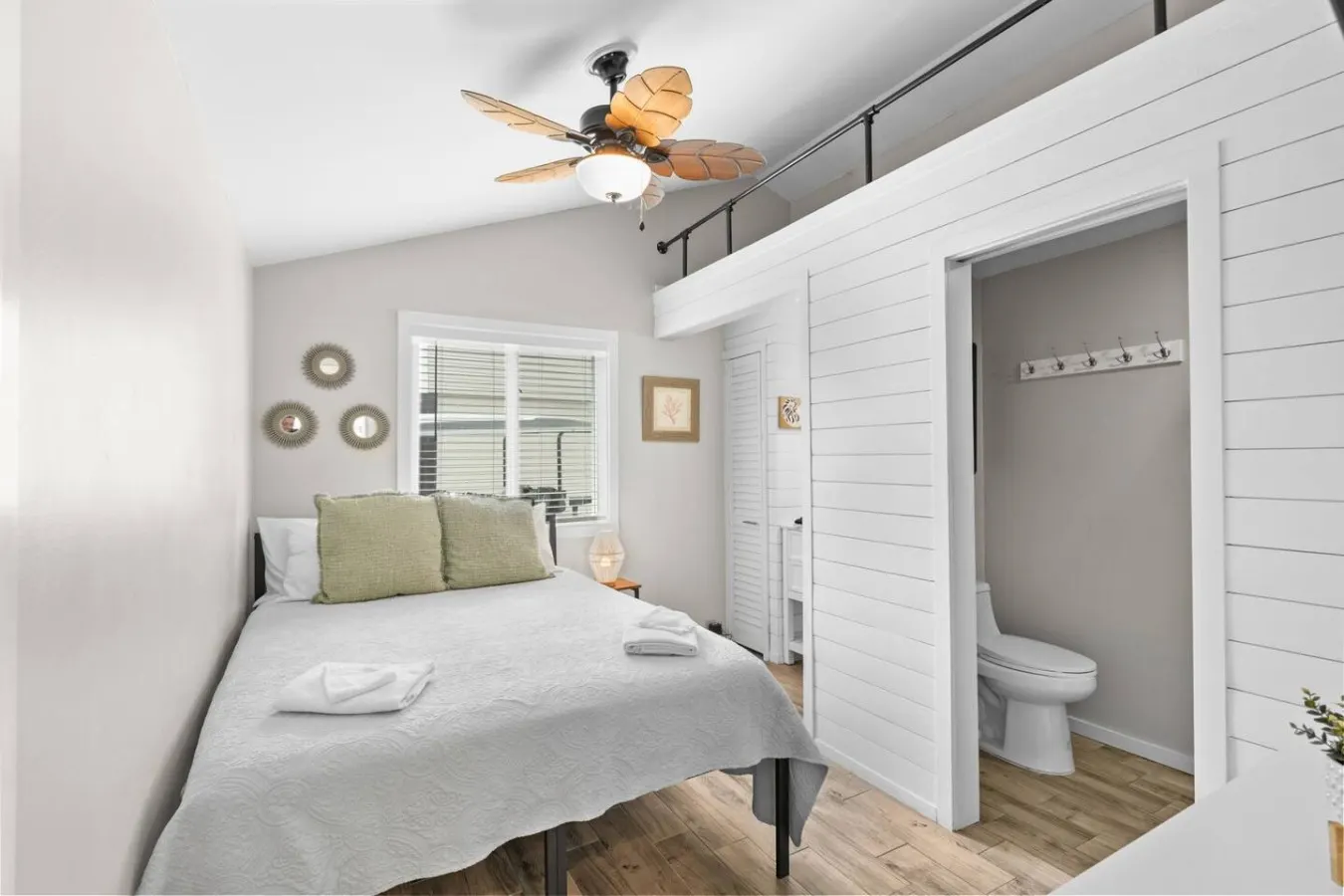 Ocean Lakes Cottage Covered Patio, Grill & Beach 3