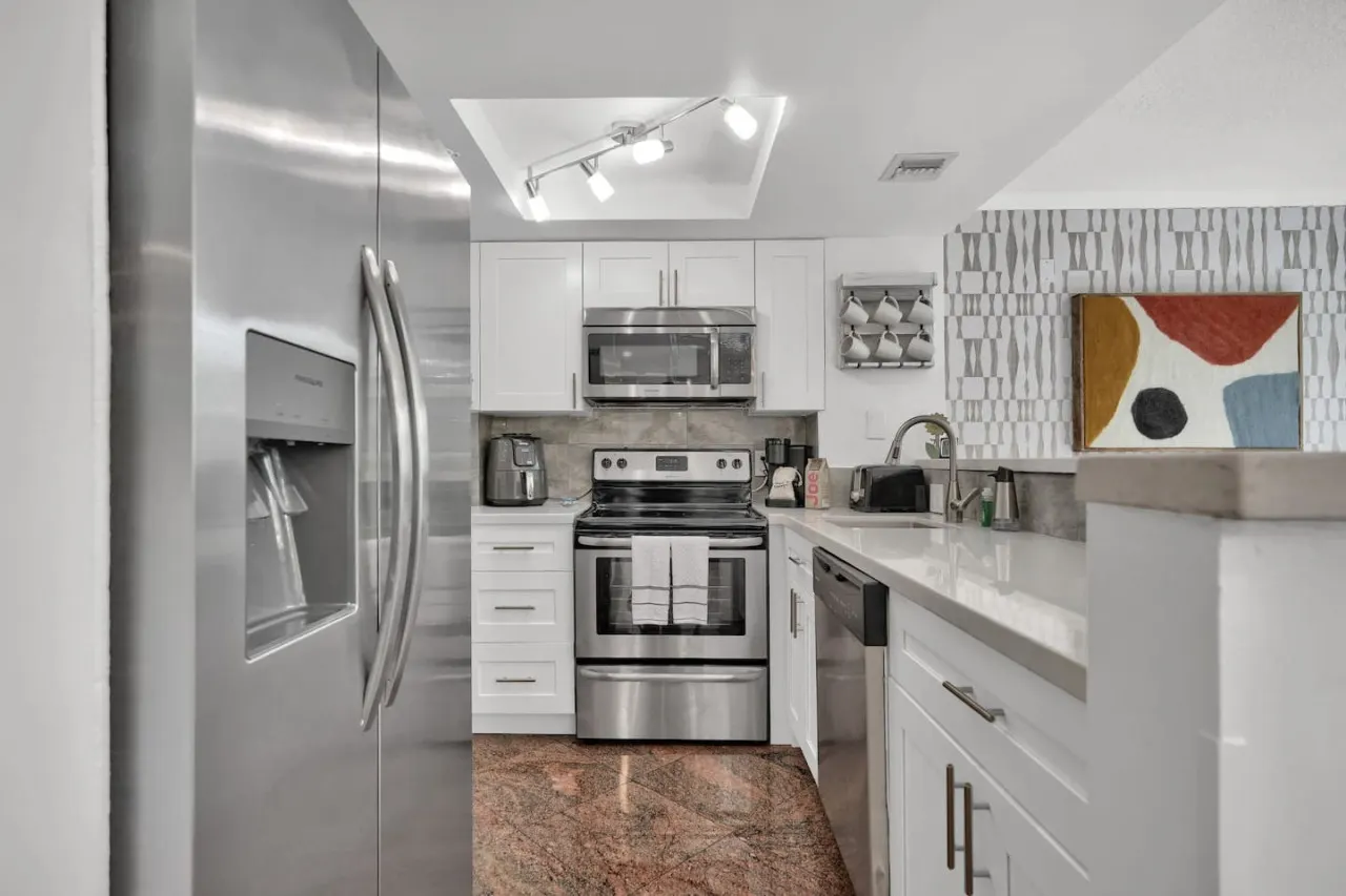 SF Treetop Retreat! Cozy 2 bedroom in Heart of Grove 17