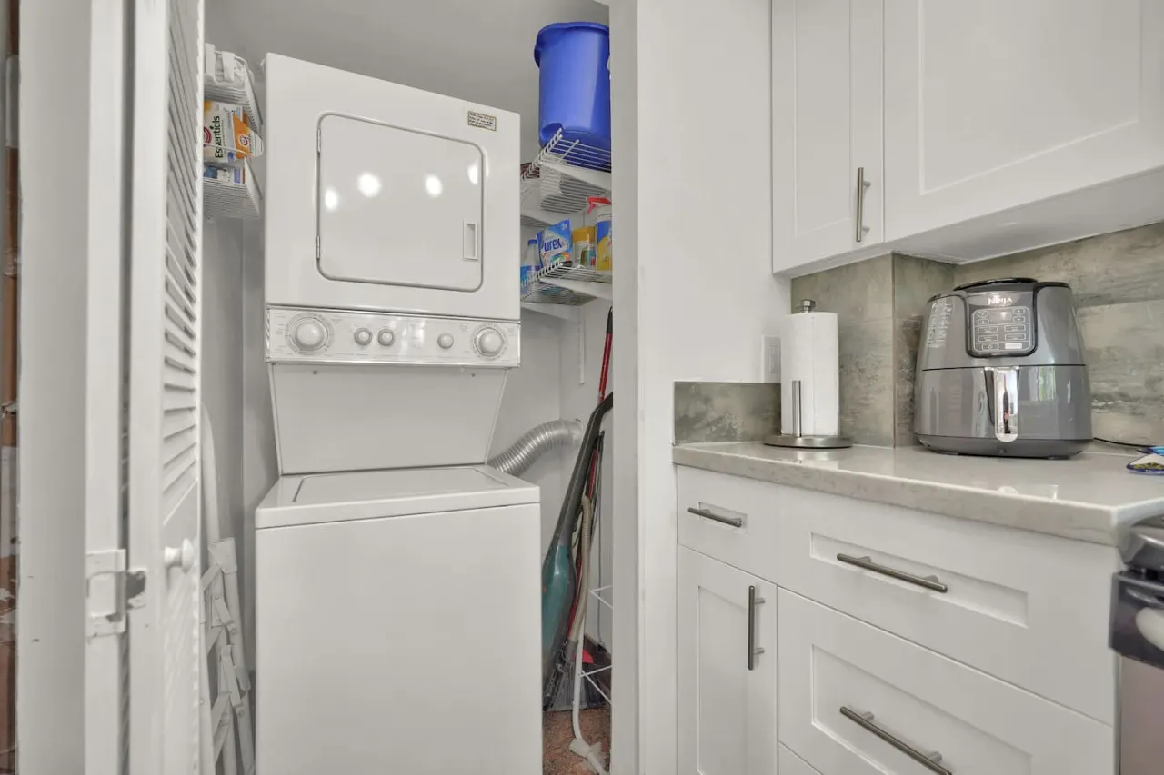 SF Treetop Retreat! Cozy 2 bedroom in Heart of Grove 18