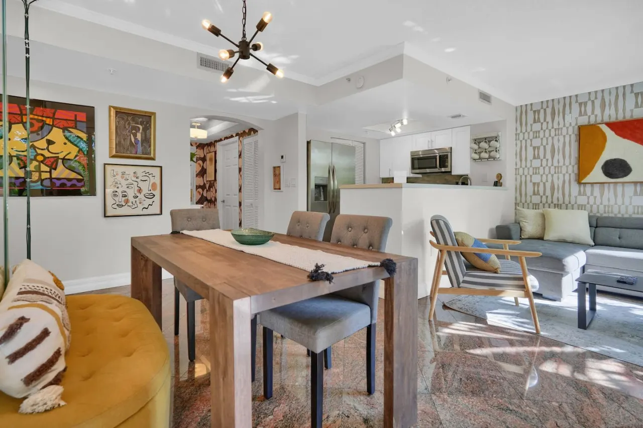 SF Treetop Retreat! Cozy 2 bedroom in Heart of Grove 3