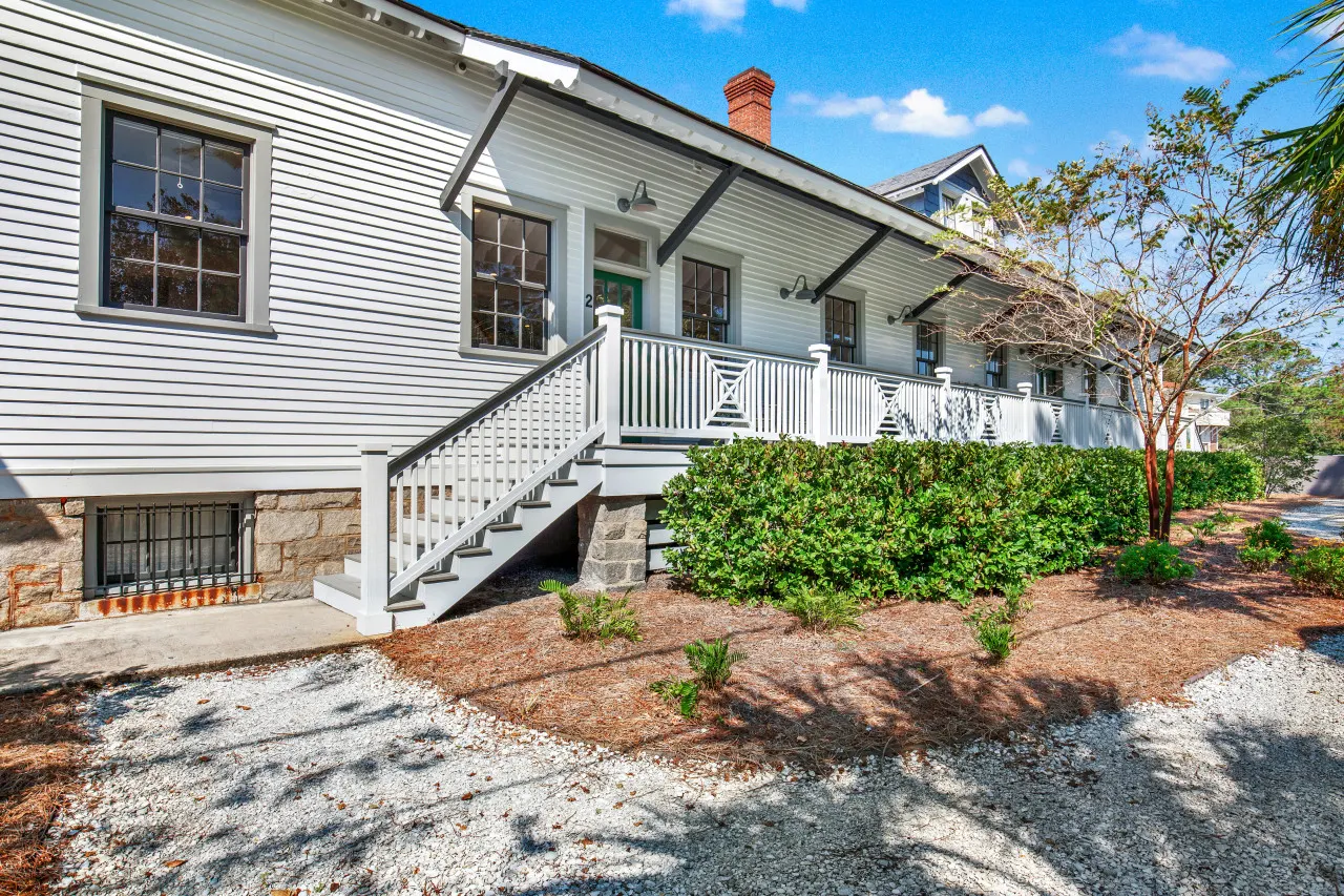 Historic Quarters at the Commissary Unit 2 8