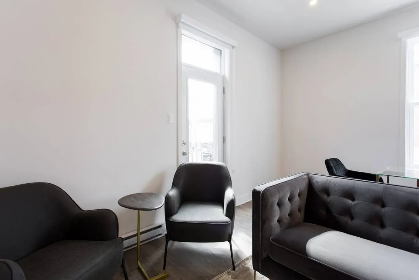 Mile End - Fresh 1 Bdr in the Heart of Mile End - Unit 201 3