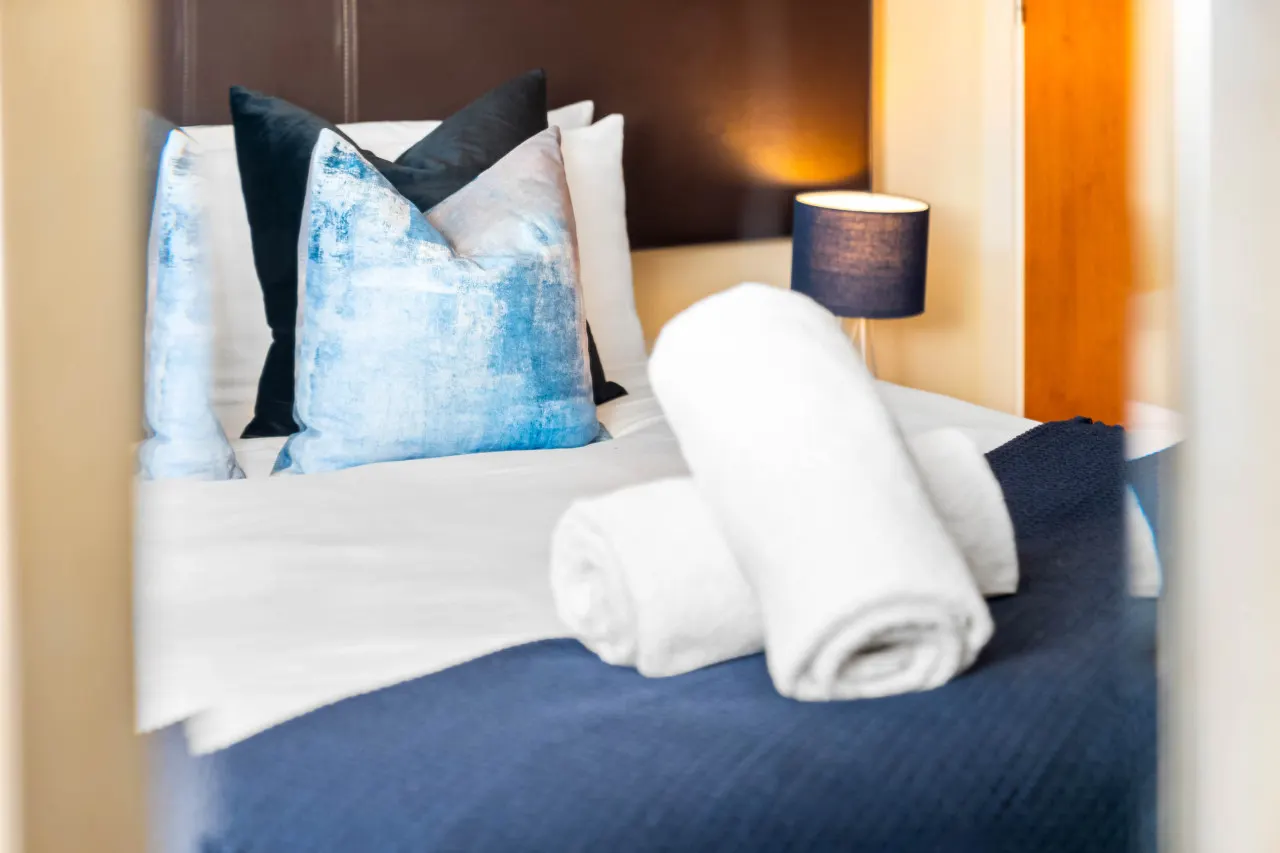 Chinatown Apartment - Secure Parking - Fast WIFI 19