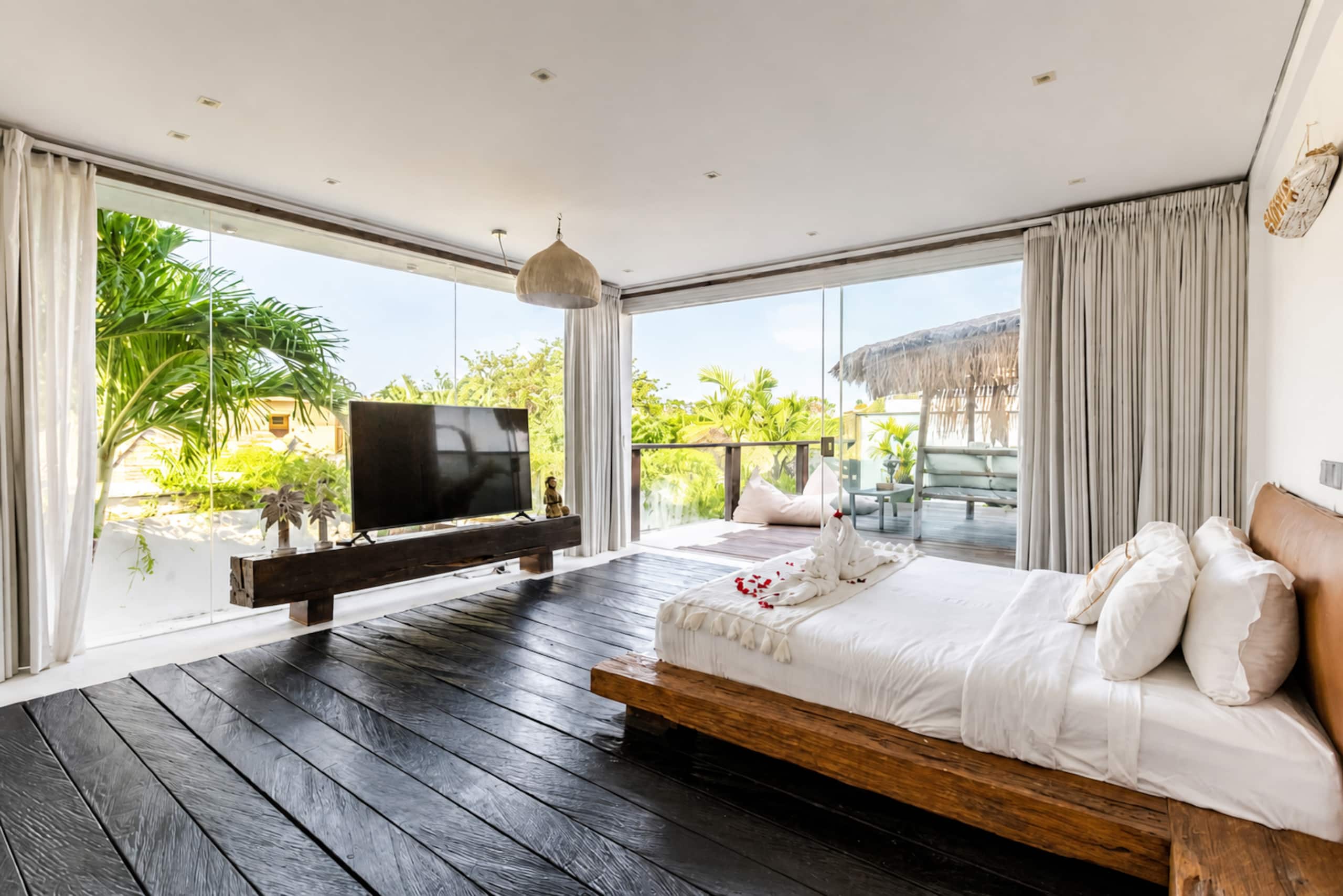 Stylish 3BR Designer Pool Villa in Heart Seminyak 8