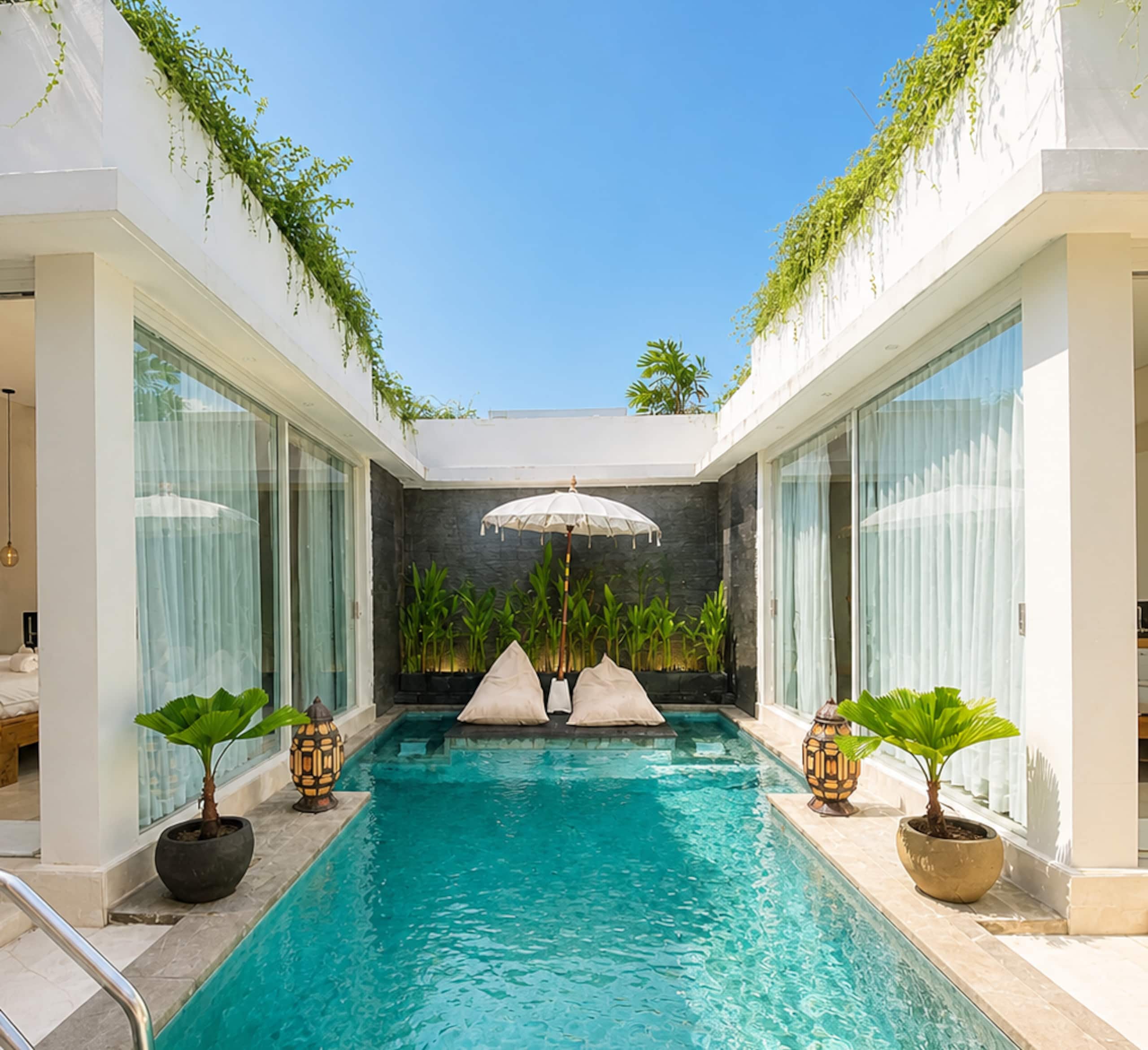 Stylish 3BR Designer Pool Villa in Heart Seminyak — photo 2