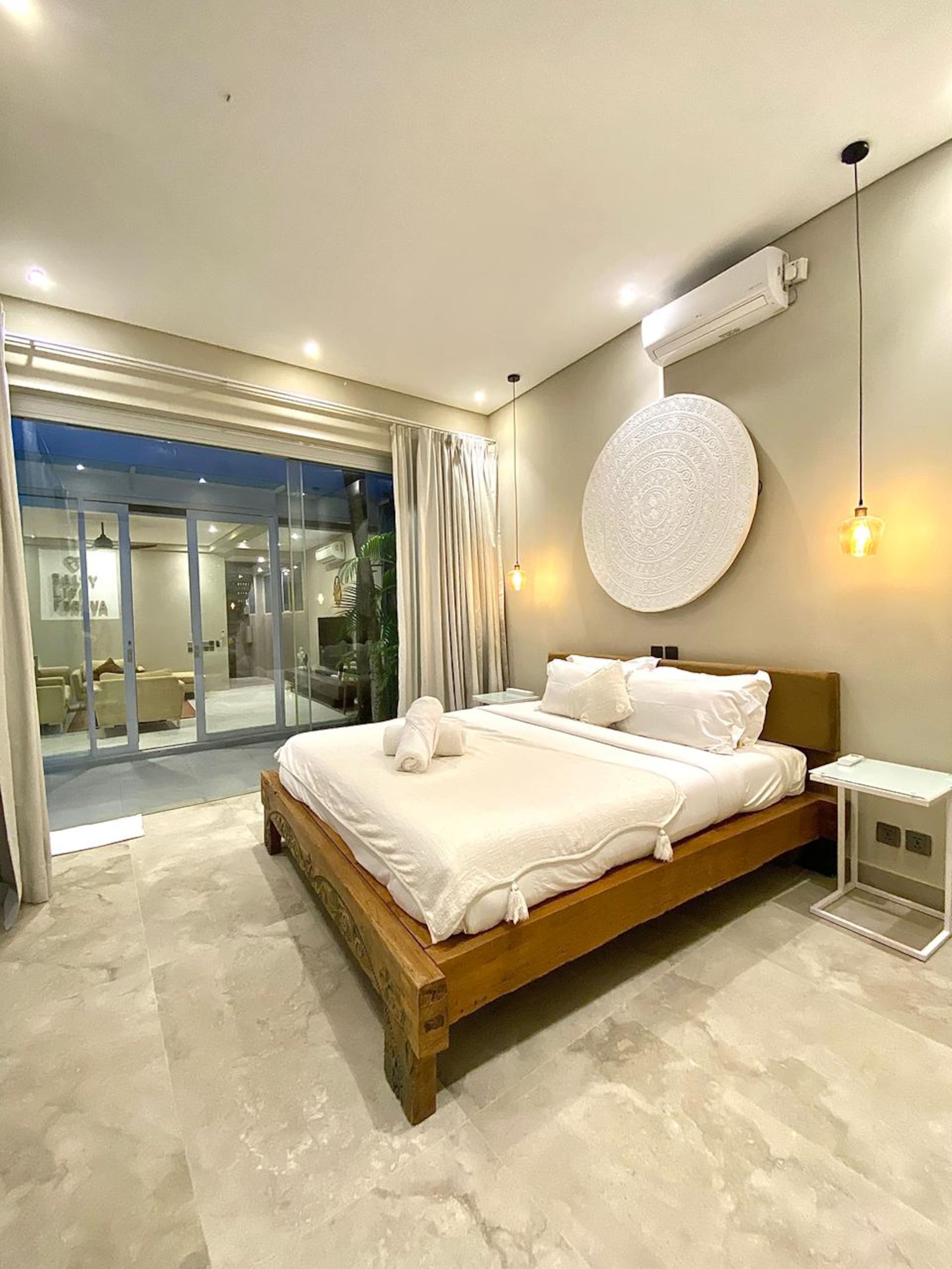 Stylish 3BR Designer Pool Villa in Heart Seminyak 21