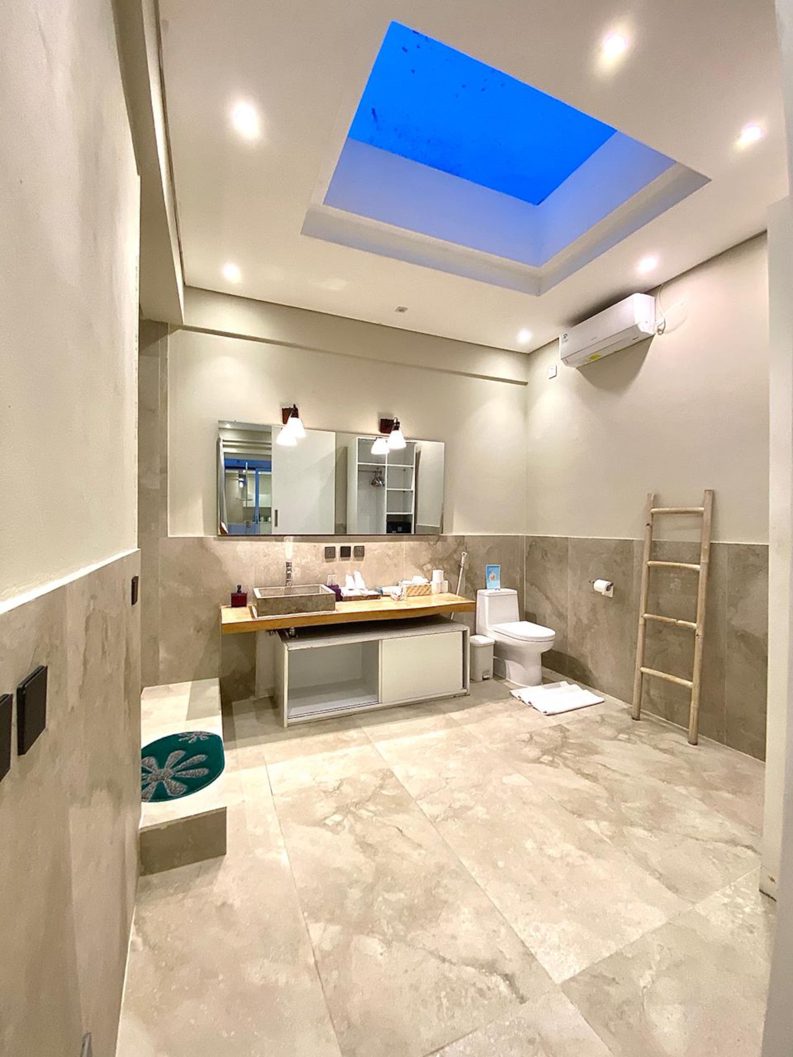 Stylish 3BR Designer Pool Villa in Heart Seminyak 34