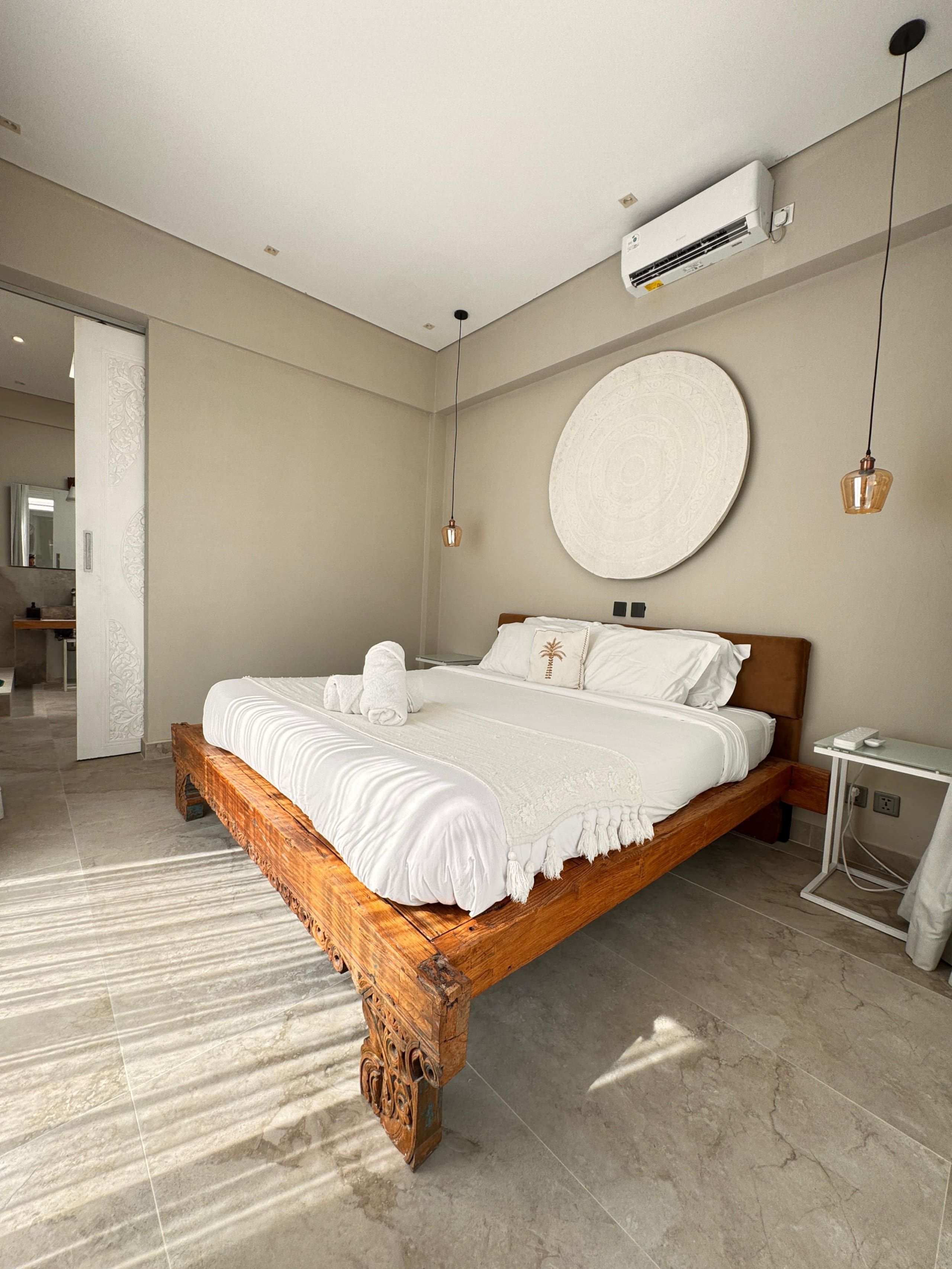 Stylish 3BR Designer Pool Villa in Heart Seminyak 23
