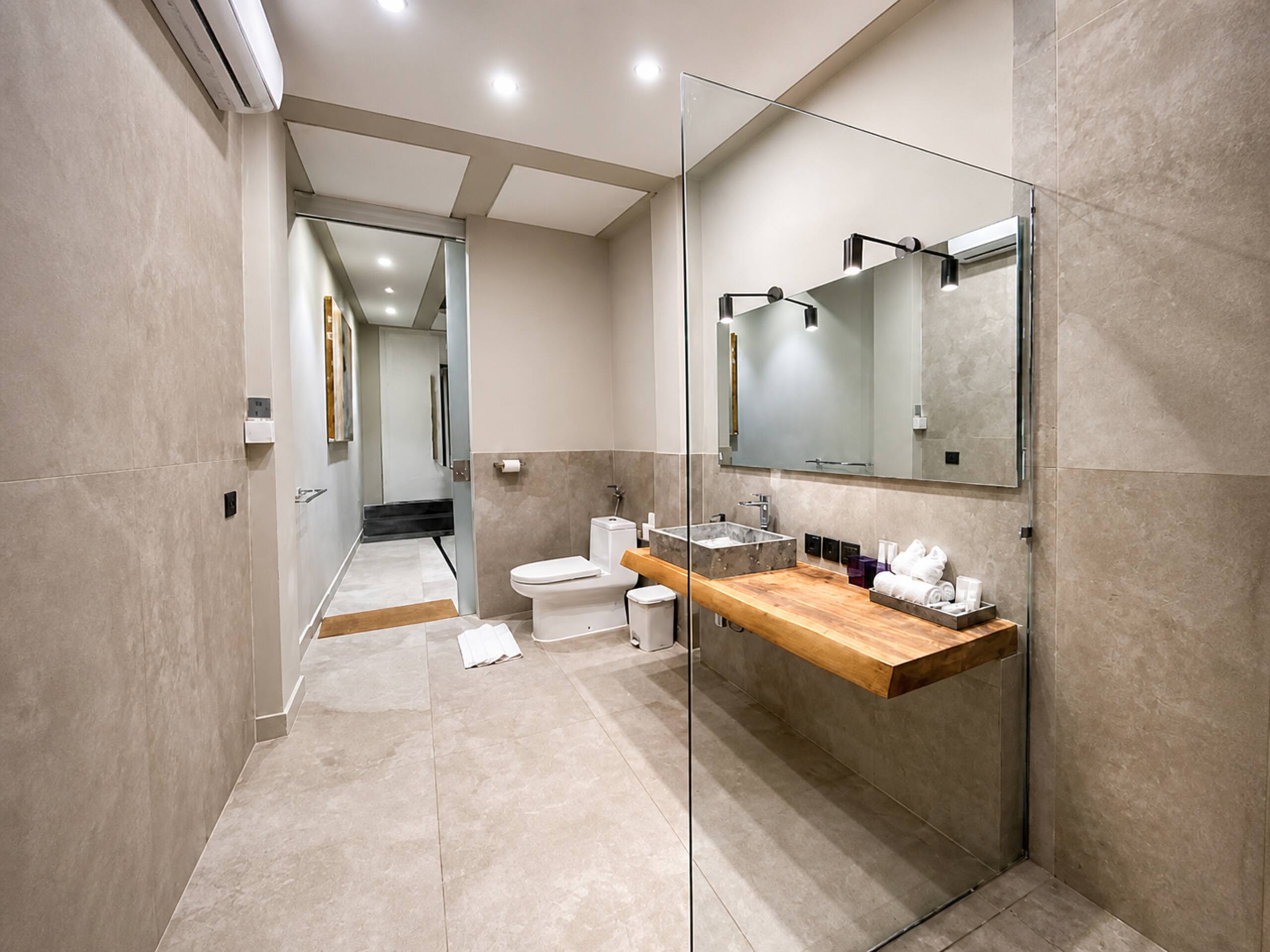 Stylish 3BR Designer Pool Villa in Heart Seminyak 37