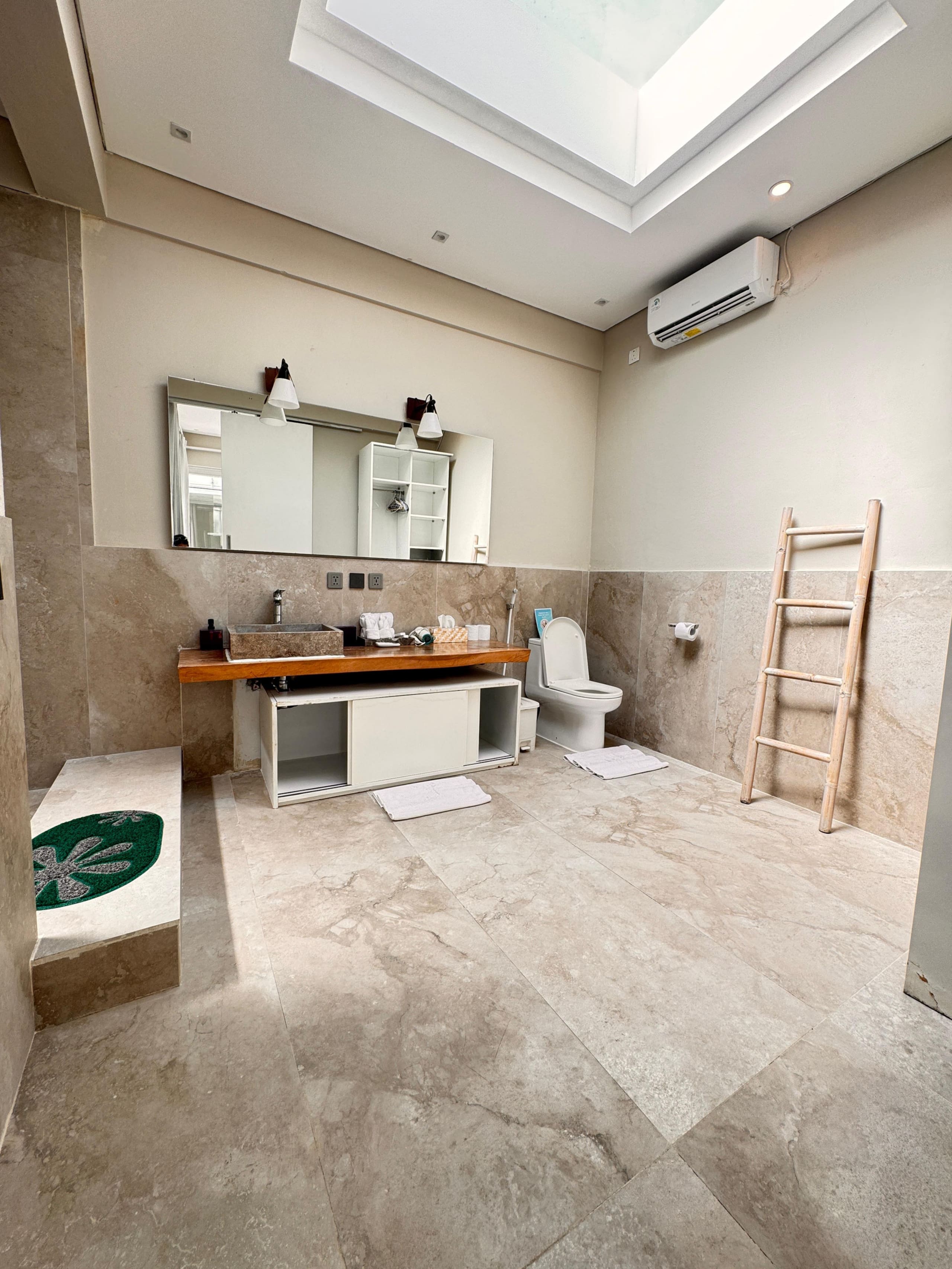 Stylish 3BR Designer Pool Villa in Heart Seminyak 33