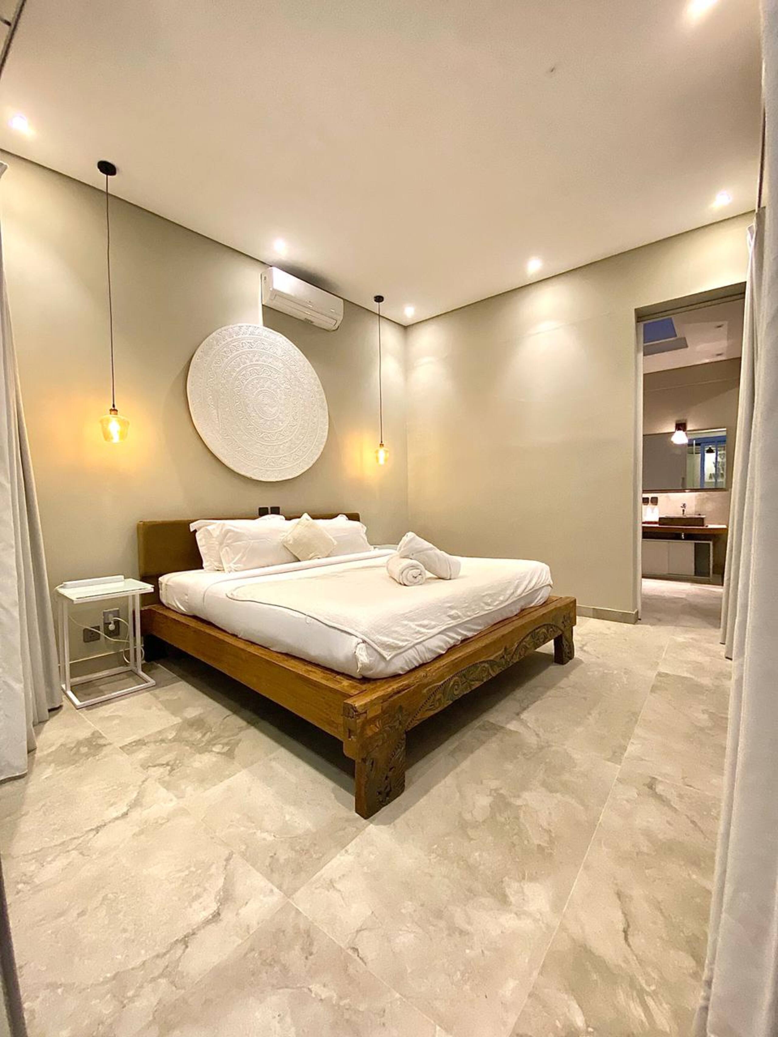 Stylish 3BR Designer Pool Villa in Heart Seminyak 20