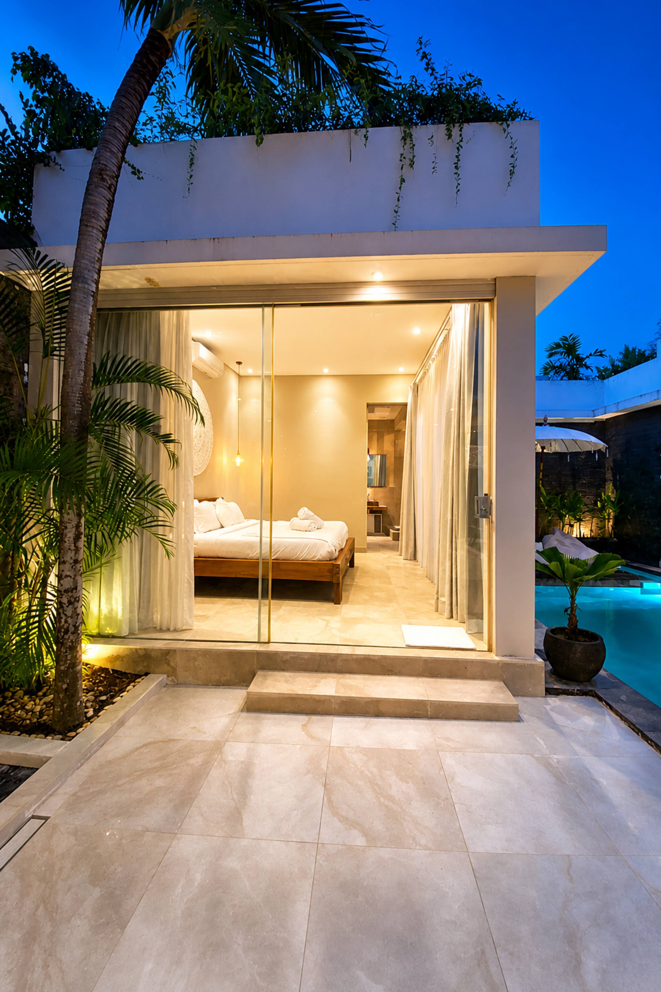 Stylish 3BR Designer Pool Villa in Heart Seminyak — photo 4