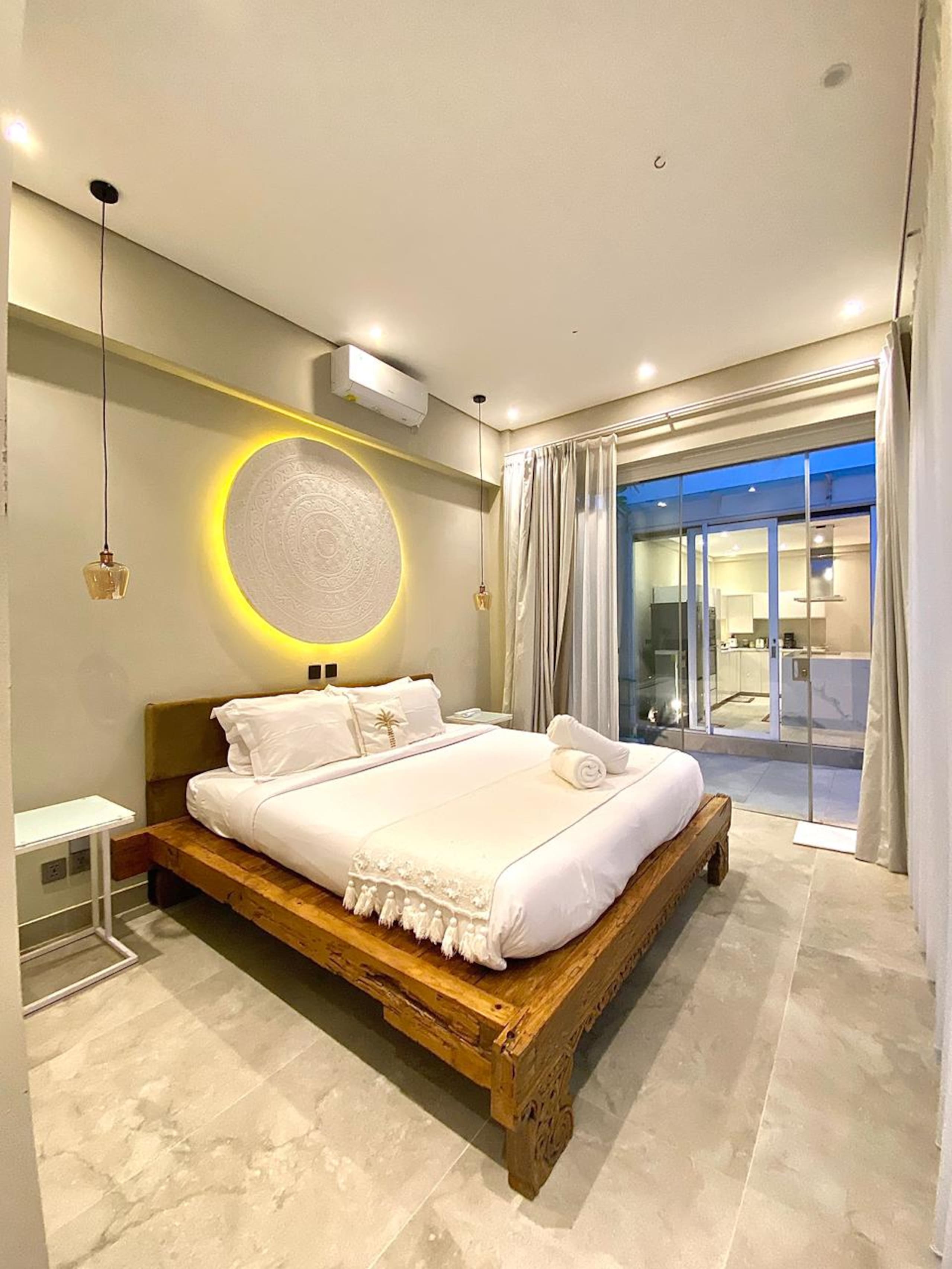 Stylish 3BR Designer Pool Villa in Heart Seminyak 24