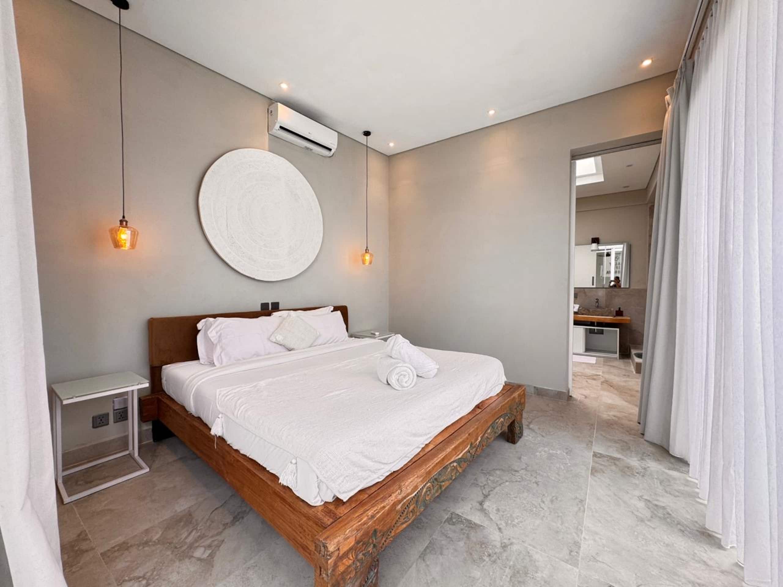 Stylish 3BR Designer Pool Villa in Heart Seminyak 19
