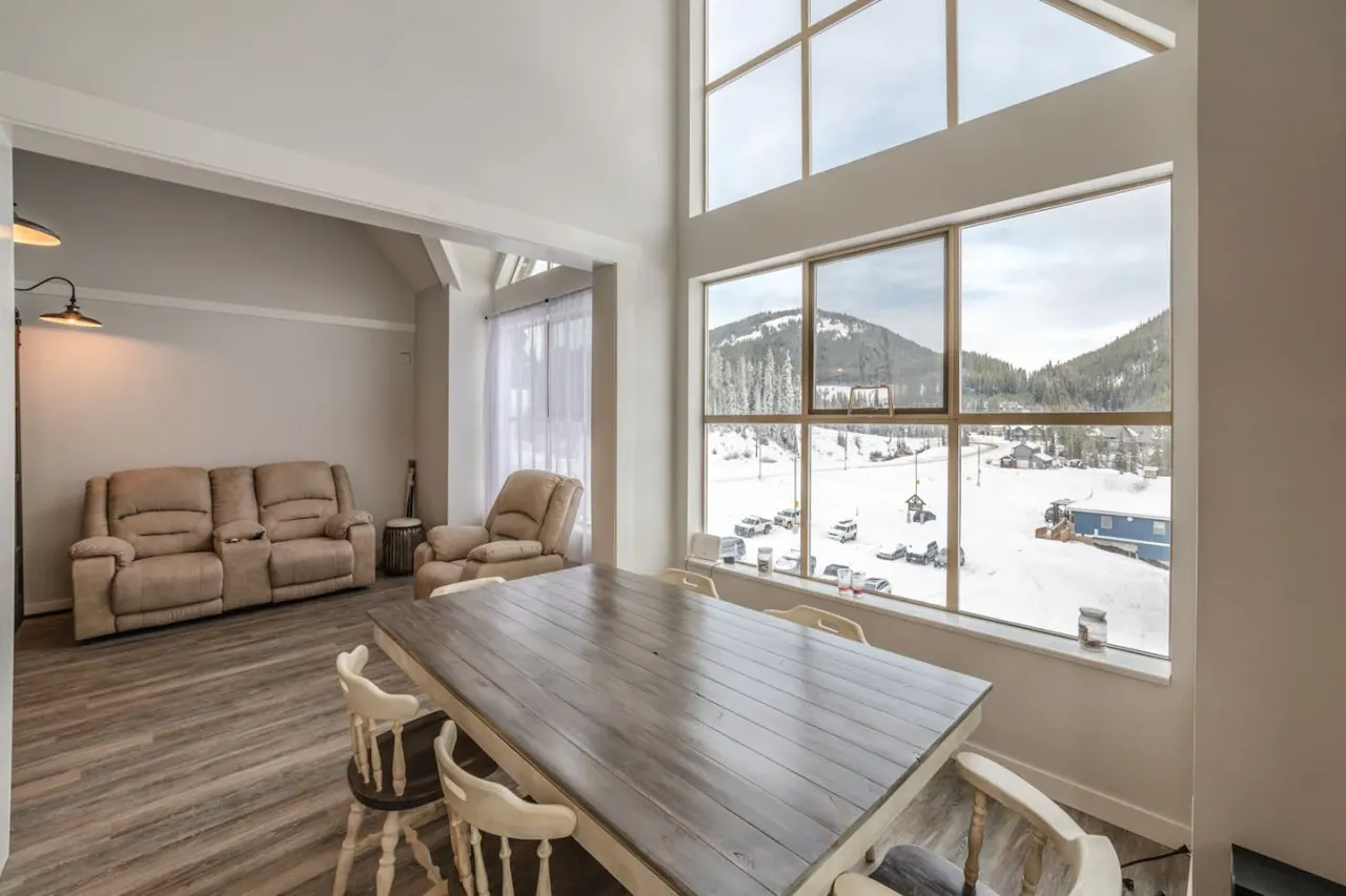Apex Mountain ~ Slopeside Haven BC Reg#PM131375042 8