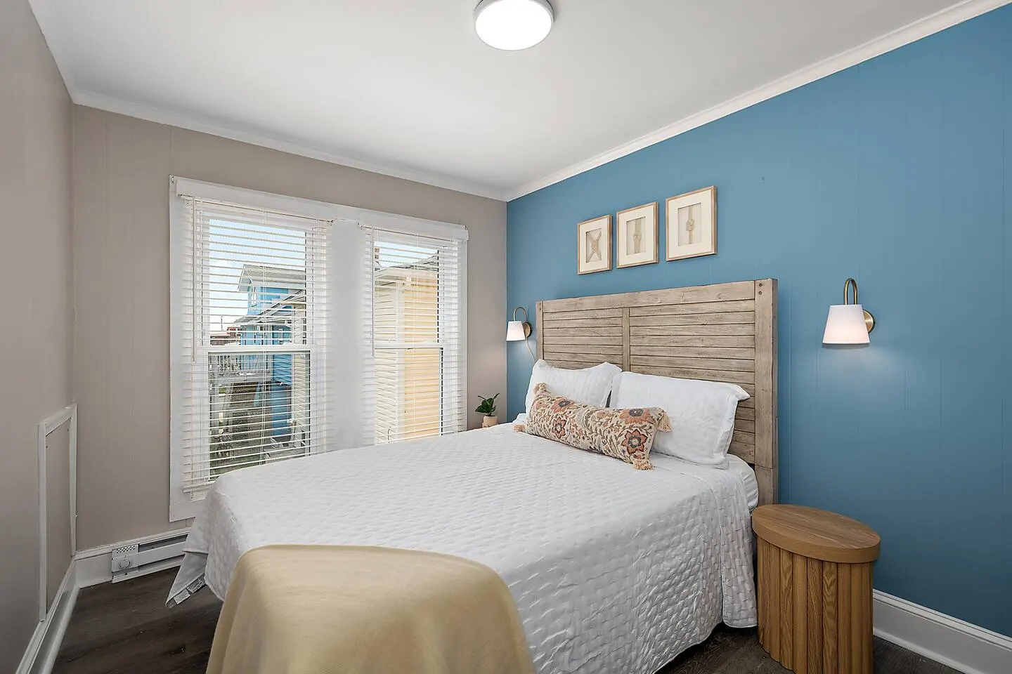 Coastal-Chic Pool, Bay View & Balcony Walk2Beach 18