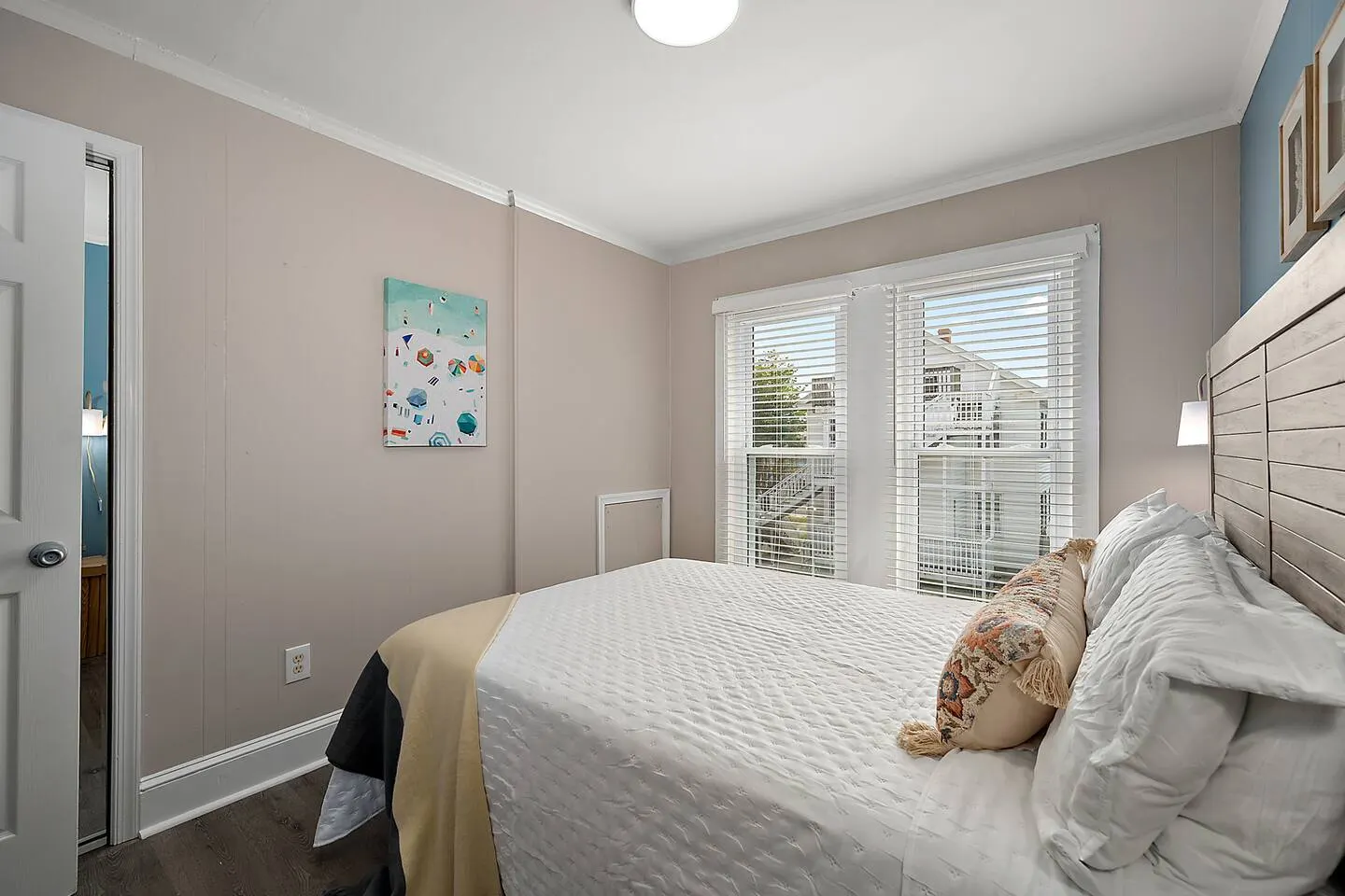 Coastal-Chic Pool, Bay View & Balcony Walk2Beach 19