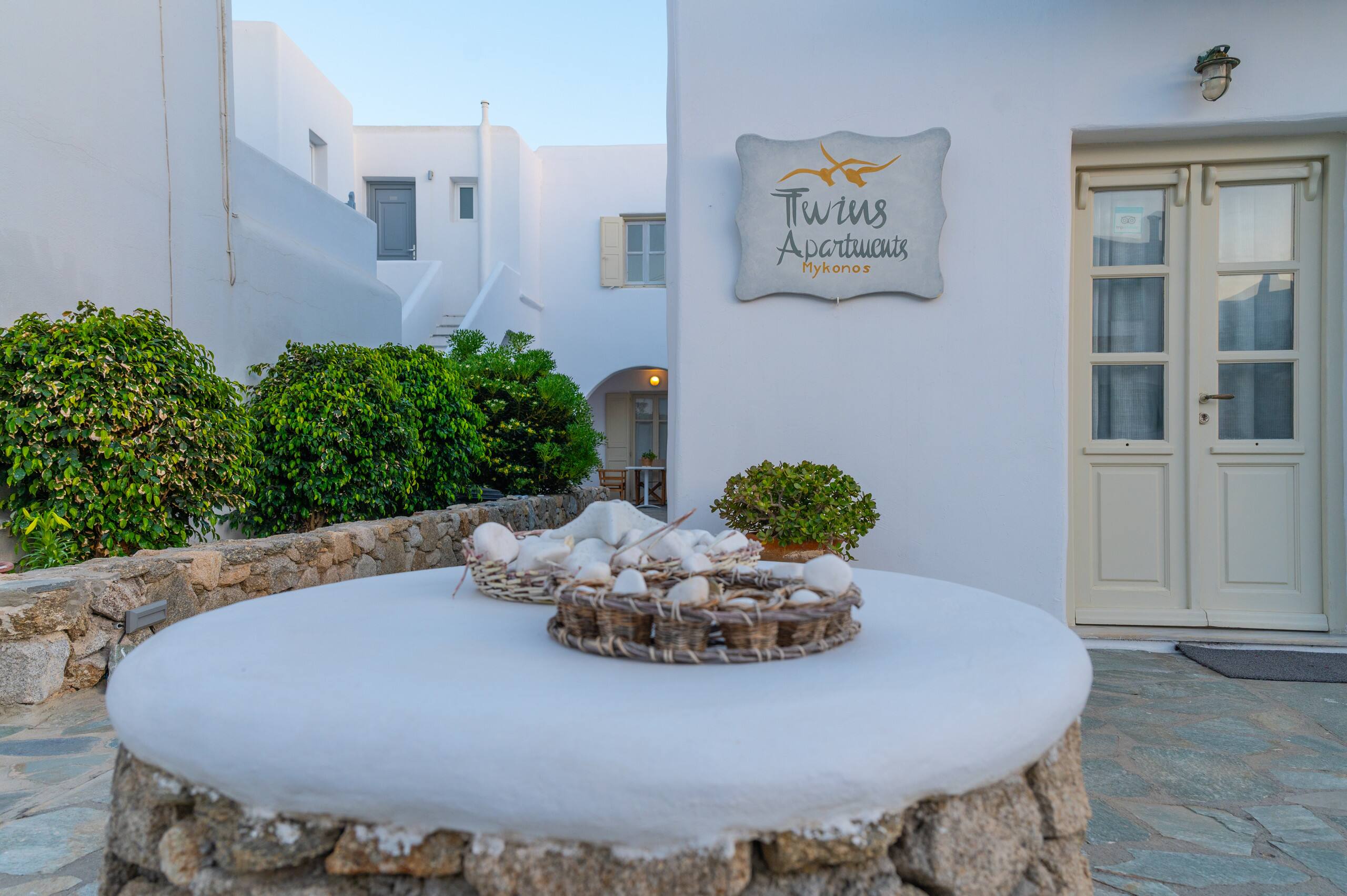 Mykonos Twins 2 15