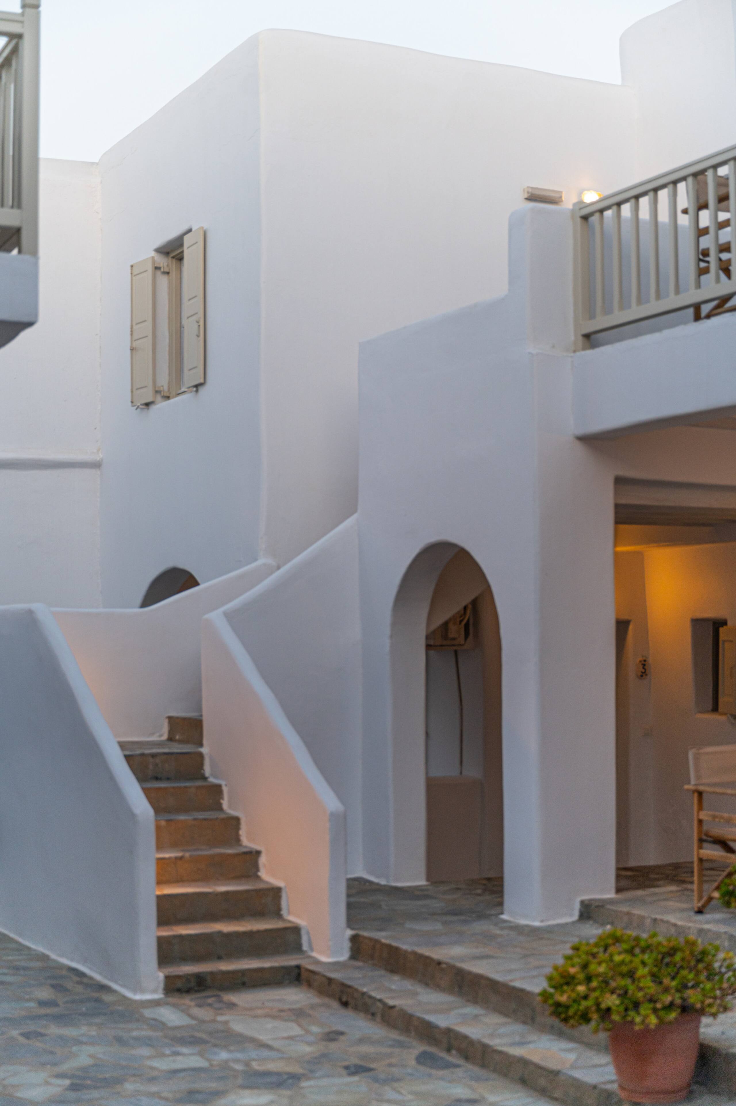 Mykonos Twins 2 12