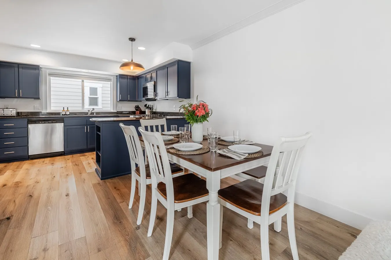 Modern 3BR in the Heart of Ballard Private Patio 20