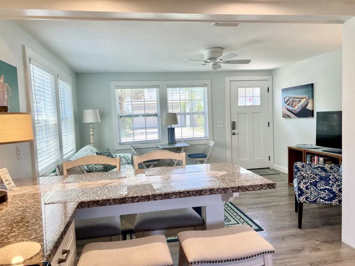 5 F Street - Oceanside Pet Friendly Cottage - Pool Access - Sand Dollar West 12