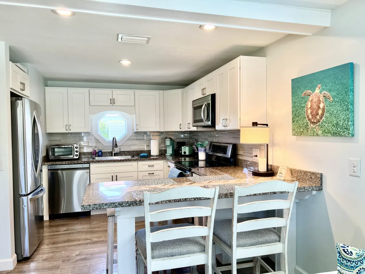 5 F Street - Oceanside Pet Friendly Cottage - Pool Access - Sand Dollar West 13