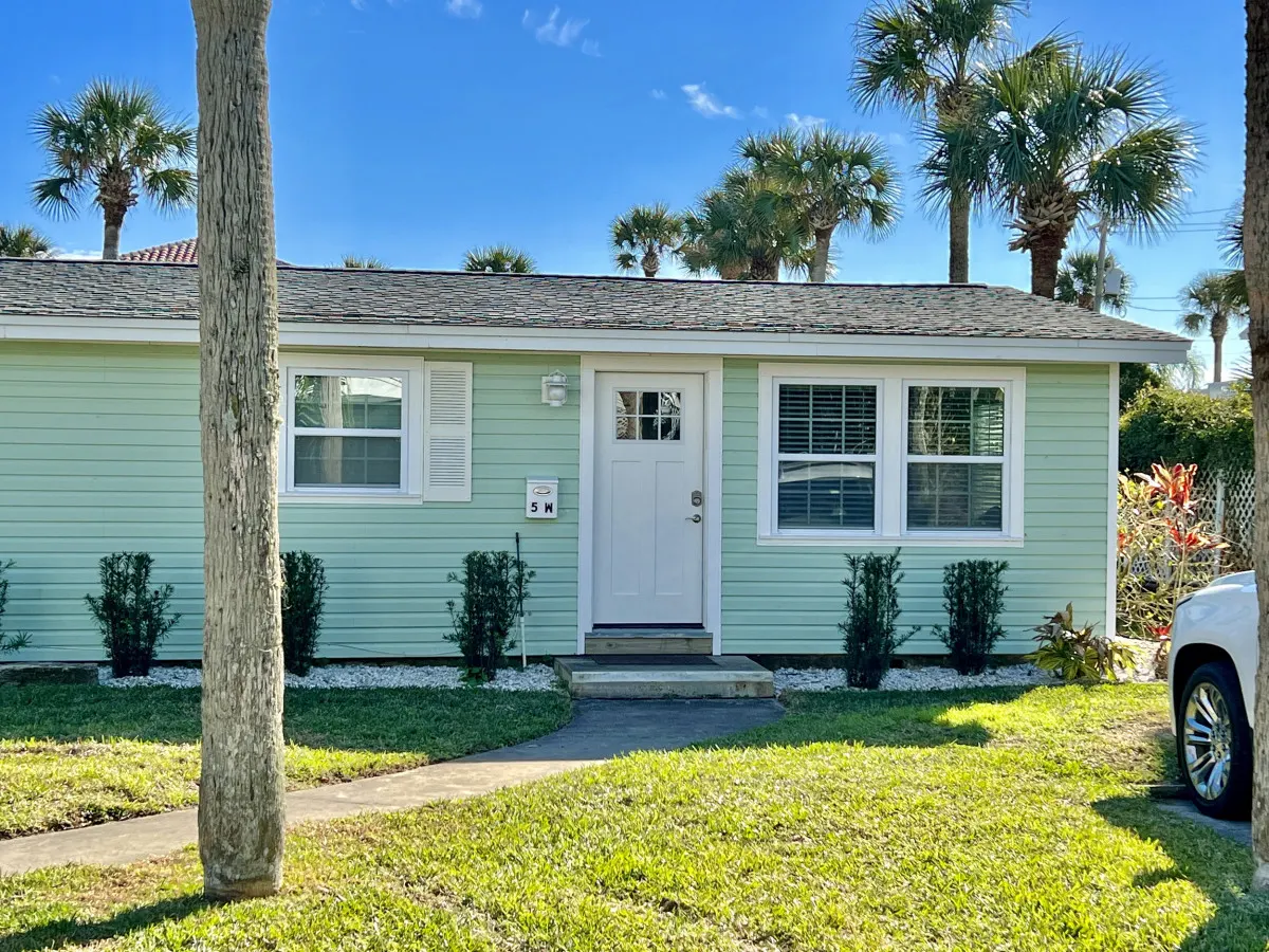 5 F Street - Oceanside Pet Friendly Cottage - Pool Access - Sand Dollar West 5