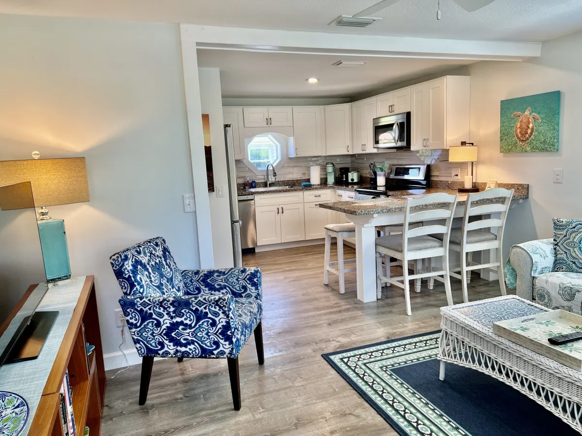 5 F Street - Oceanside Pet Friendly Cottage - Pool Access - Sand Dollar West 7