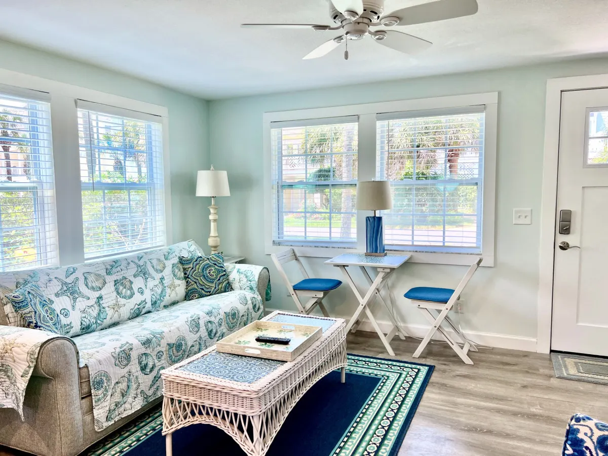 5 F Street - Oceanside Pet Friendly Cottage - Pool Access - Sand Dollar West 8