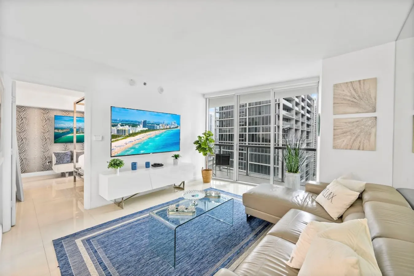 Emblematic unit at Icon in the heart of Brickell