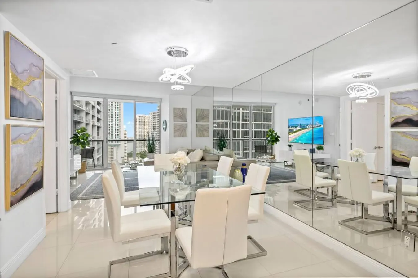 Emblematic unit at Icon in the heart of Brickell 2