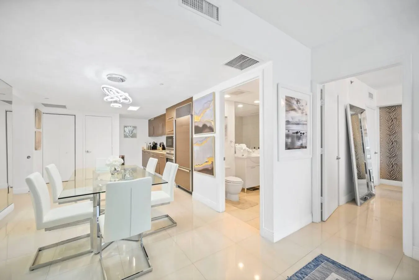 Emblematic unit at Icon in the heart of Brickell 5