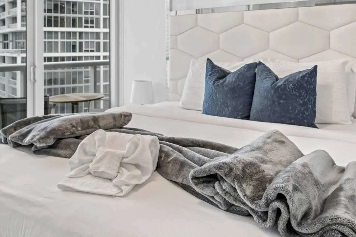 Emblematic unit at Icon in the heart of Brickell 7
