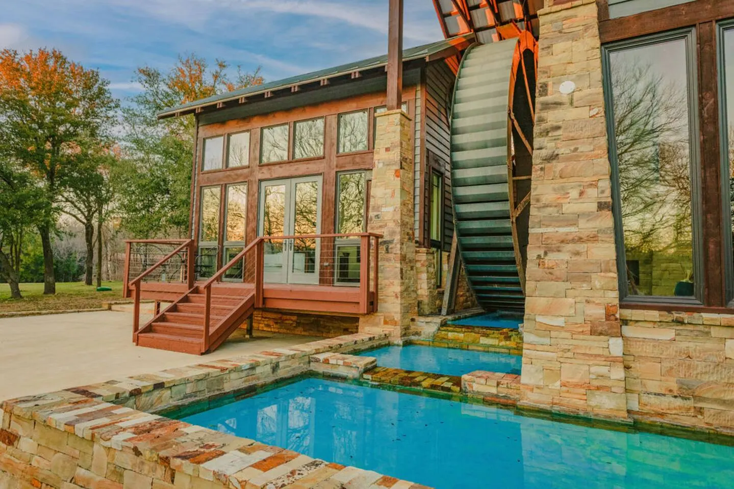 Tonkawa Riverfront Retreat Waco 18