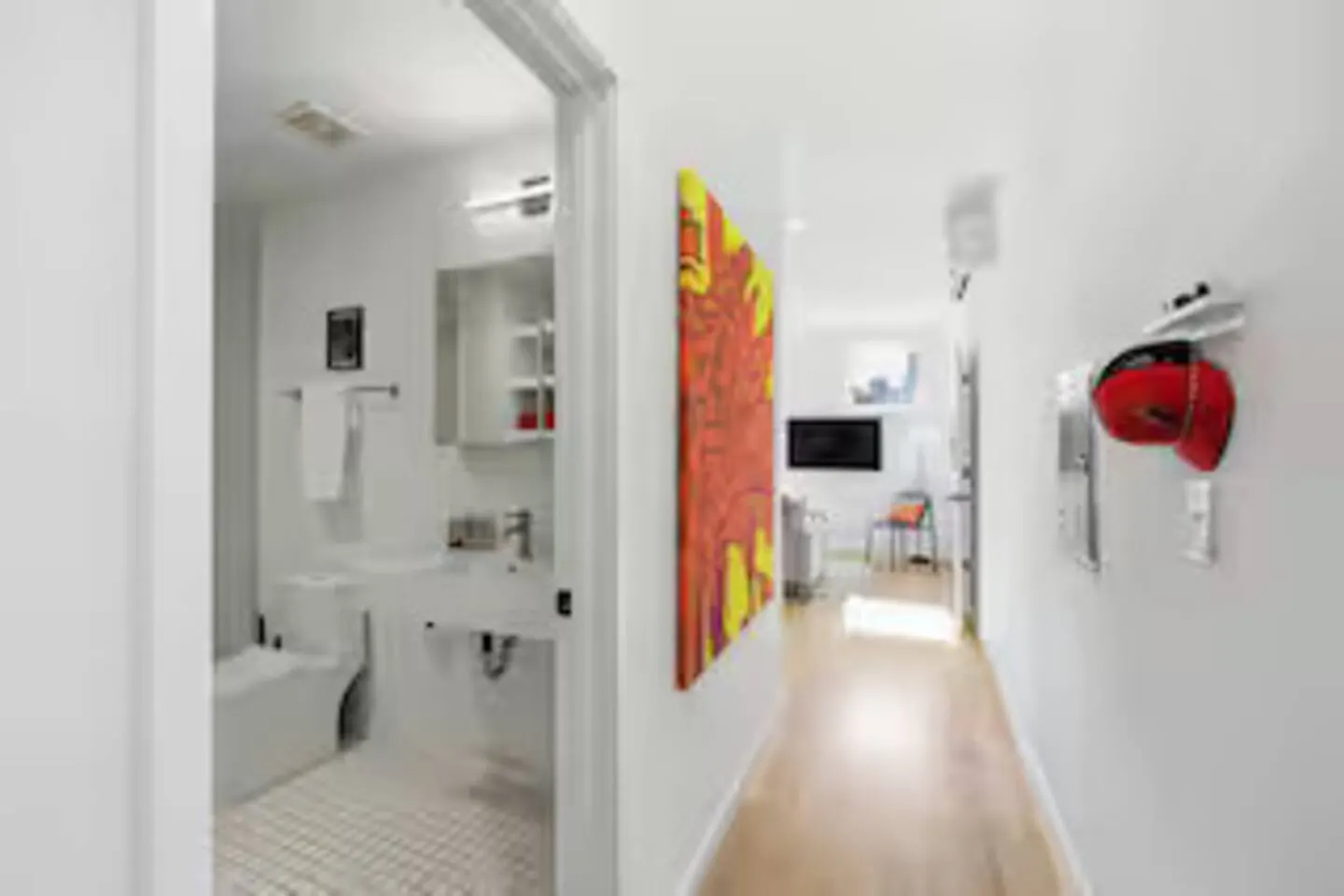 4 Ensuite Flats, Downtown, Architecture, Skyline 15