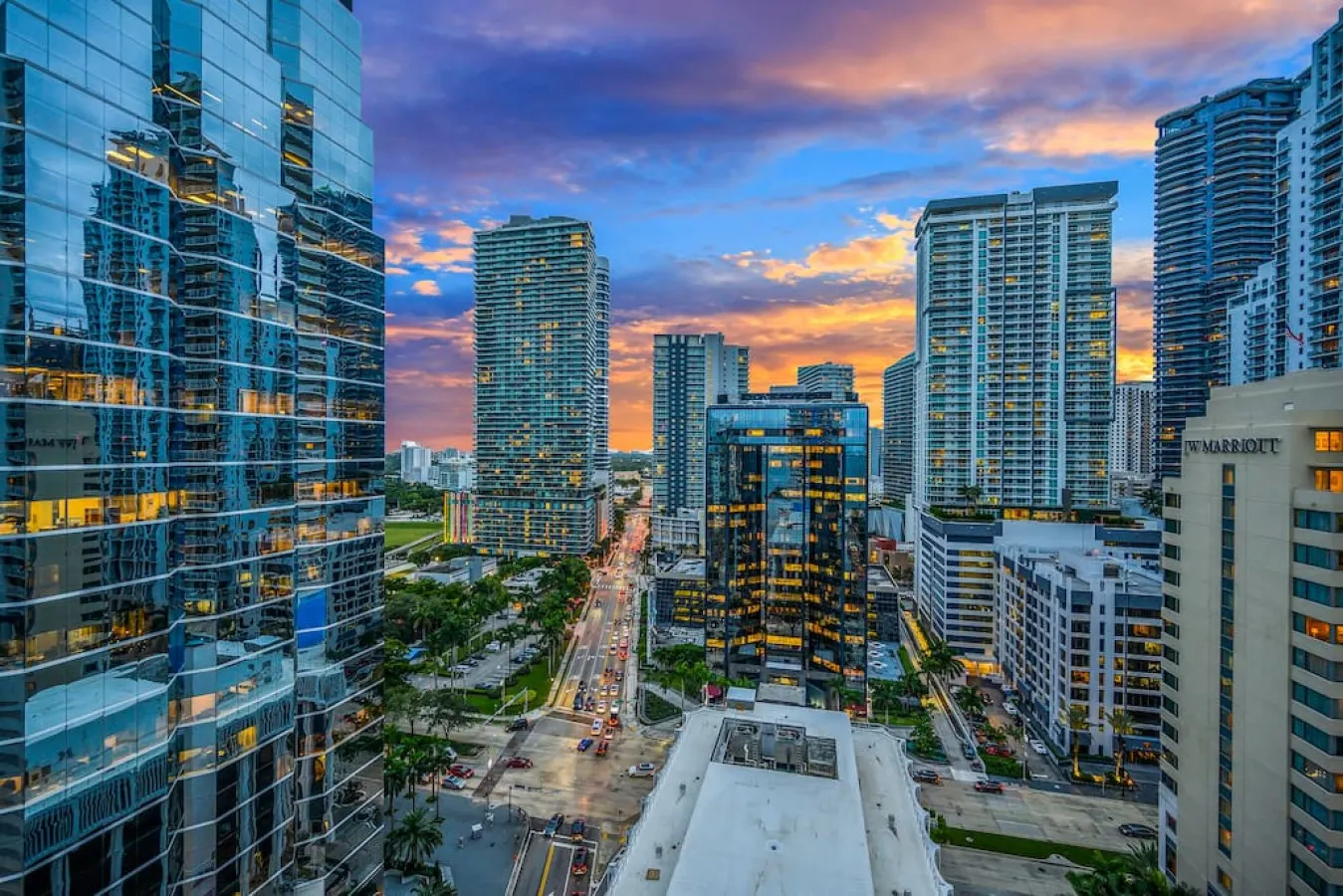 40th Floor Priceless Stay In this Gorgeous Central Unit 2