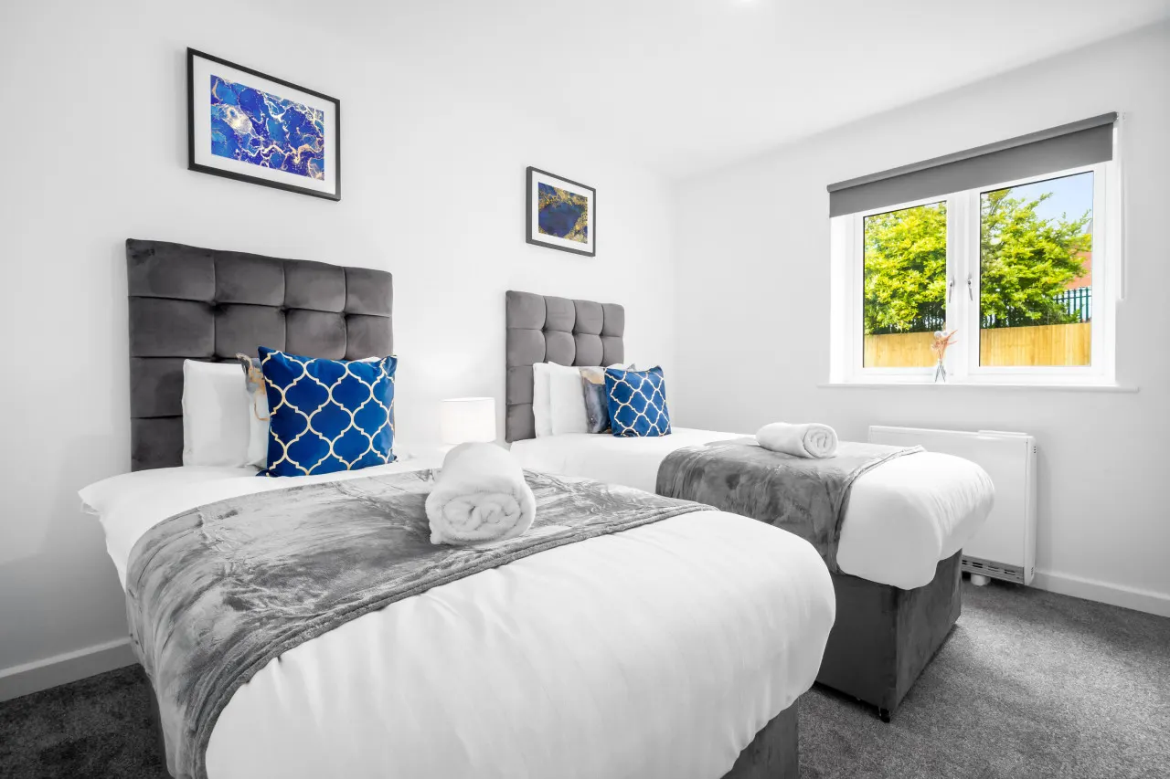 Stylish 2 Bed Apartment - Parking - Smart TV - WIFI 52 3