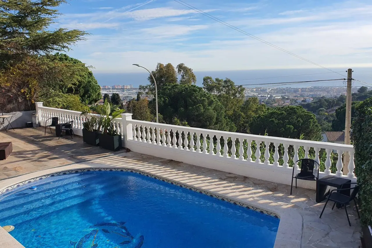 Opening Doors Premià Dalt, Amazing views with pool