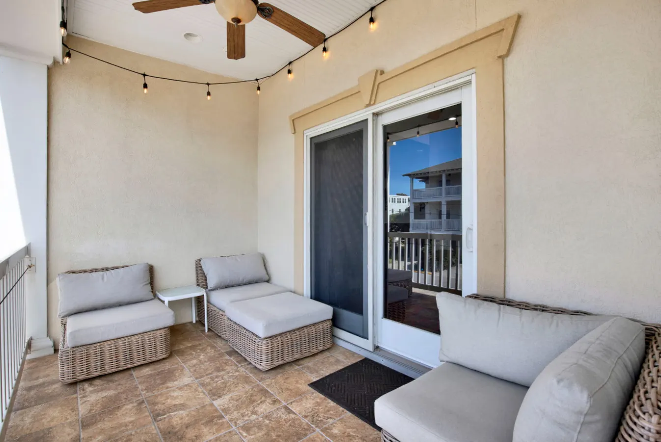 4 Bed Townhouse Walk To The Beach 16