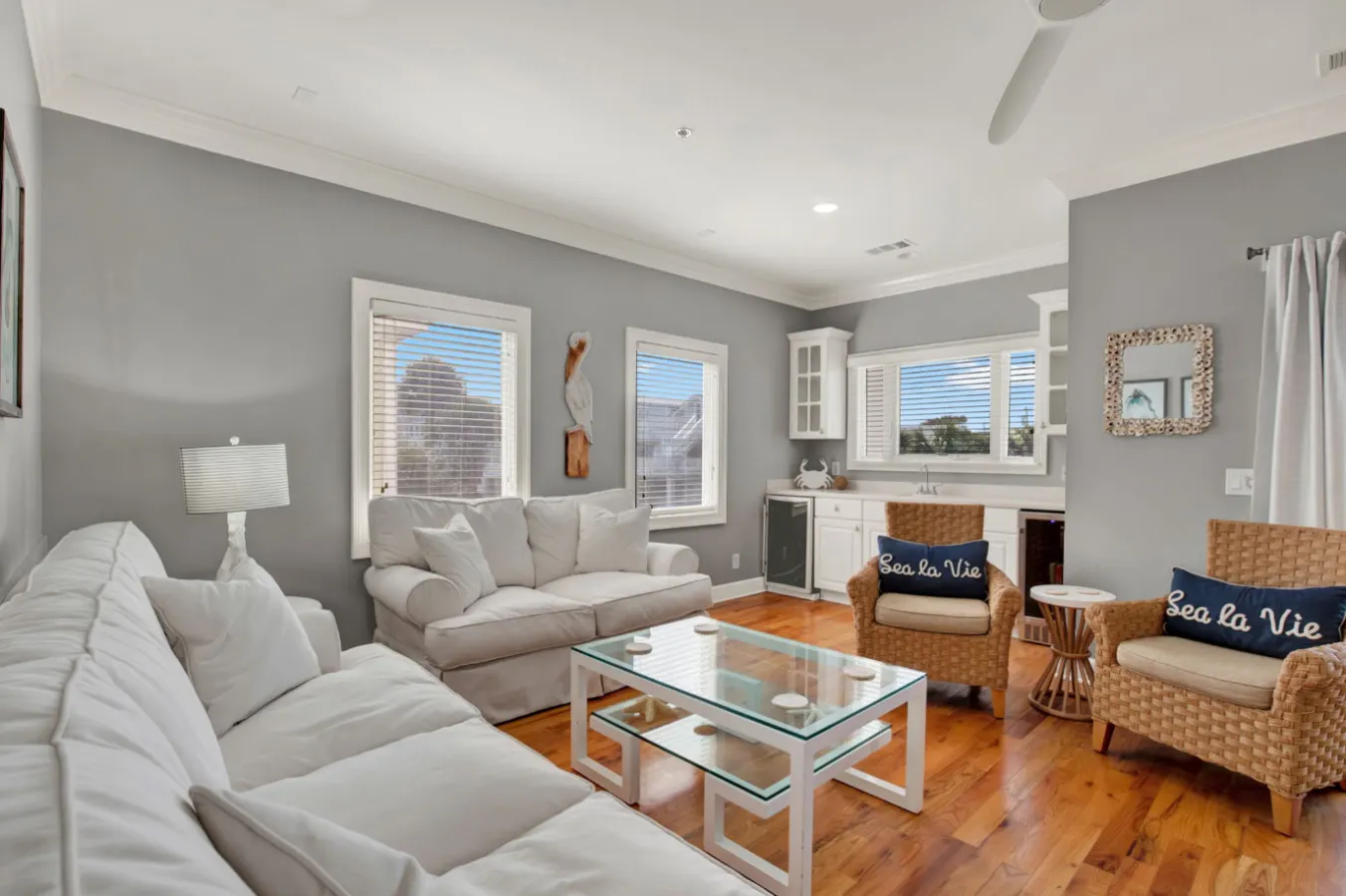 4 Bed Townhouse Walk To The Beach 17
