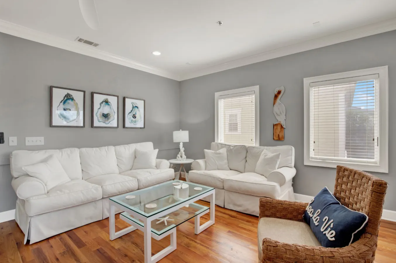 4 Bed Townhouse Walk To The Beach 18