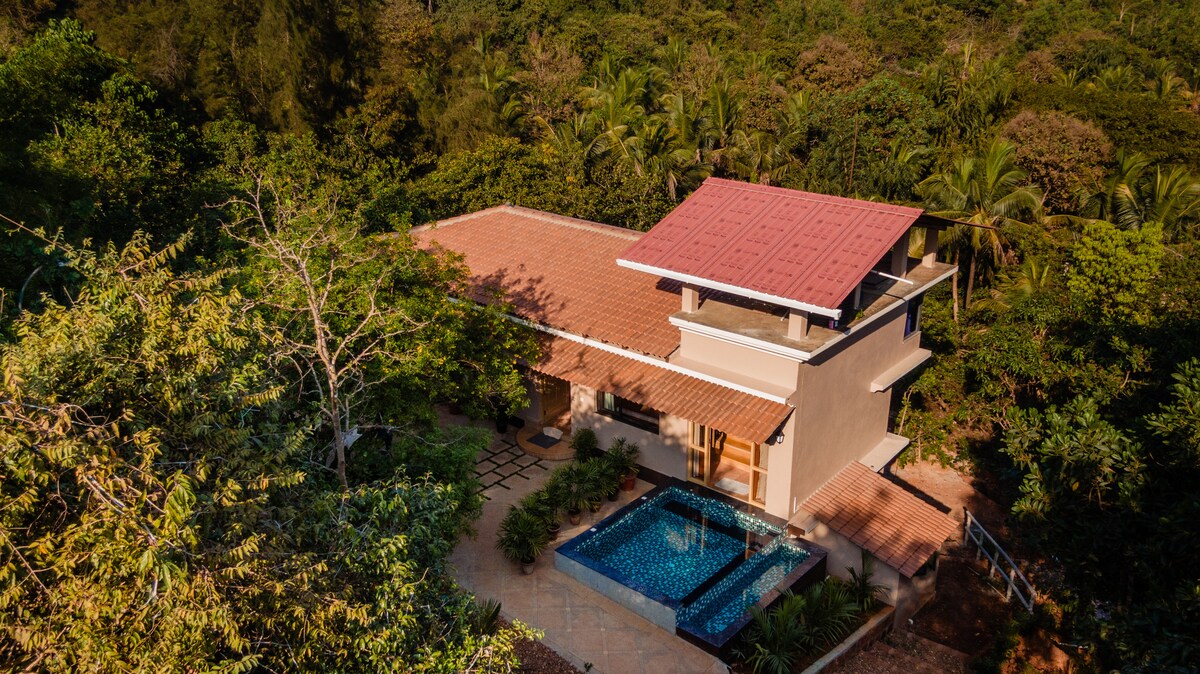 Luxury Hill Cottage with Private Pool — photo 3