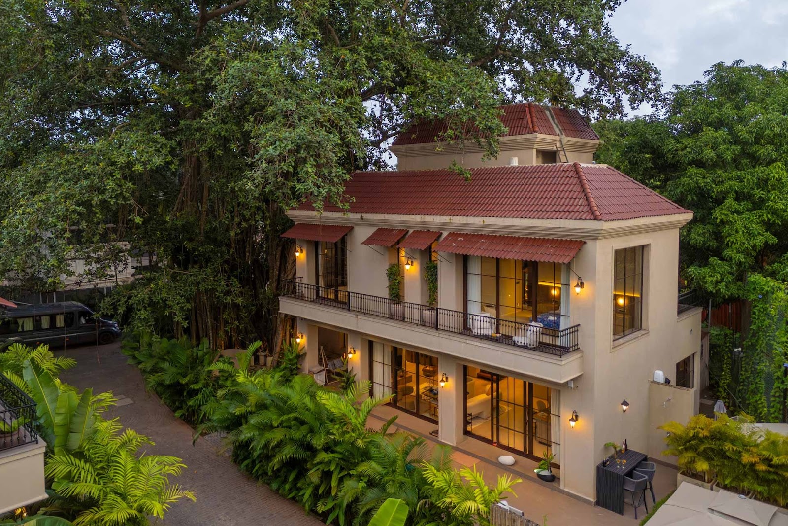 StayVista at Villa De Amara w/ Wifi, BBQ 7